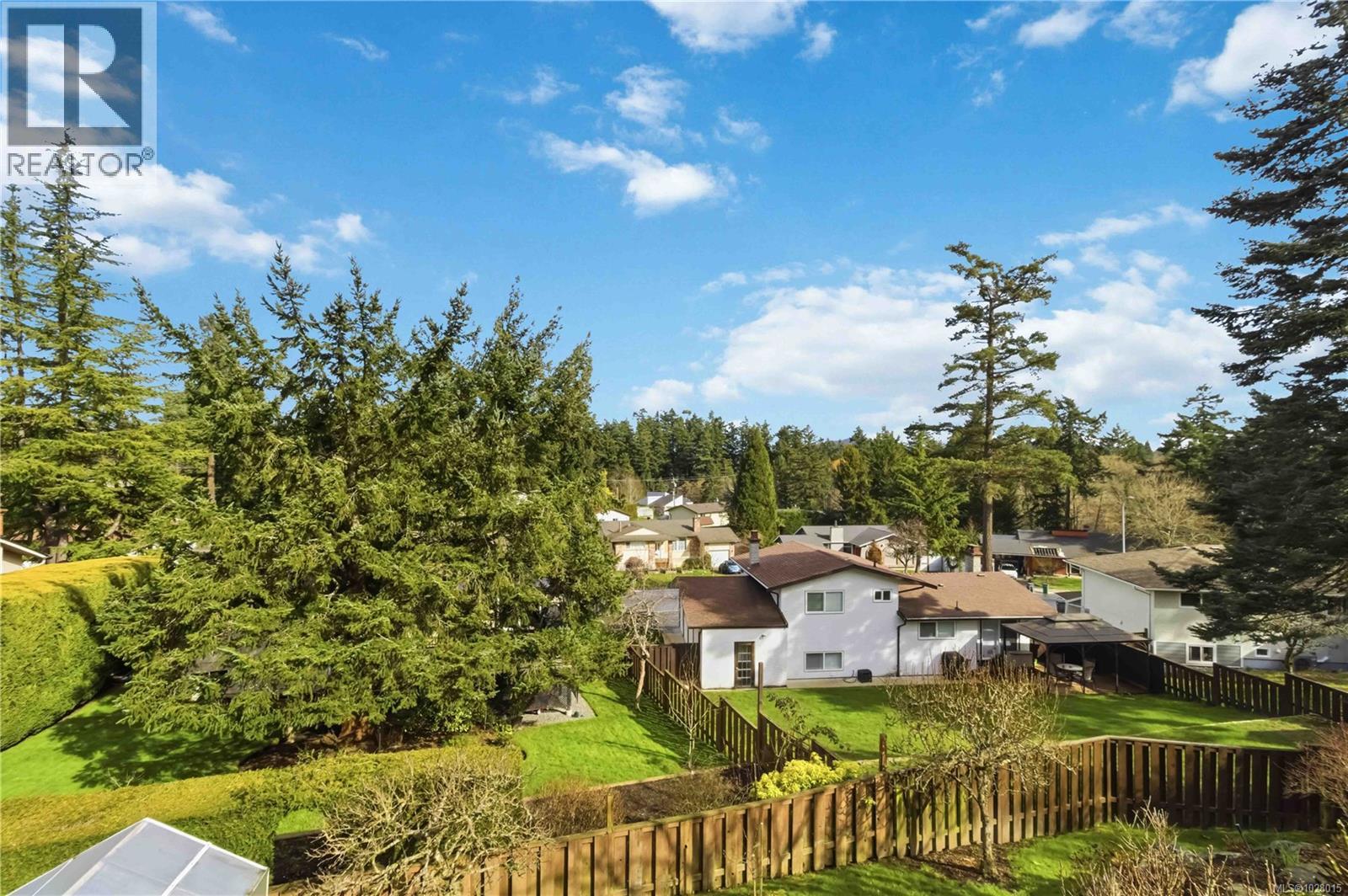  4345 Ridgewood Crescent, Saanich
