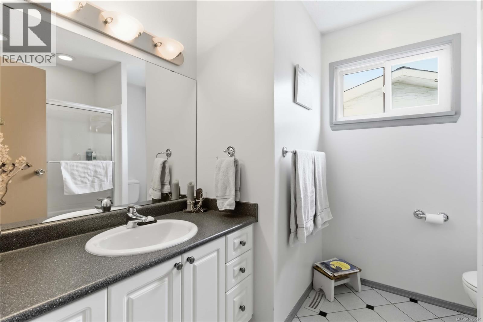  4345 Ridgewood Crescent, Saanich