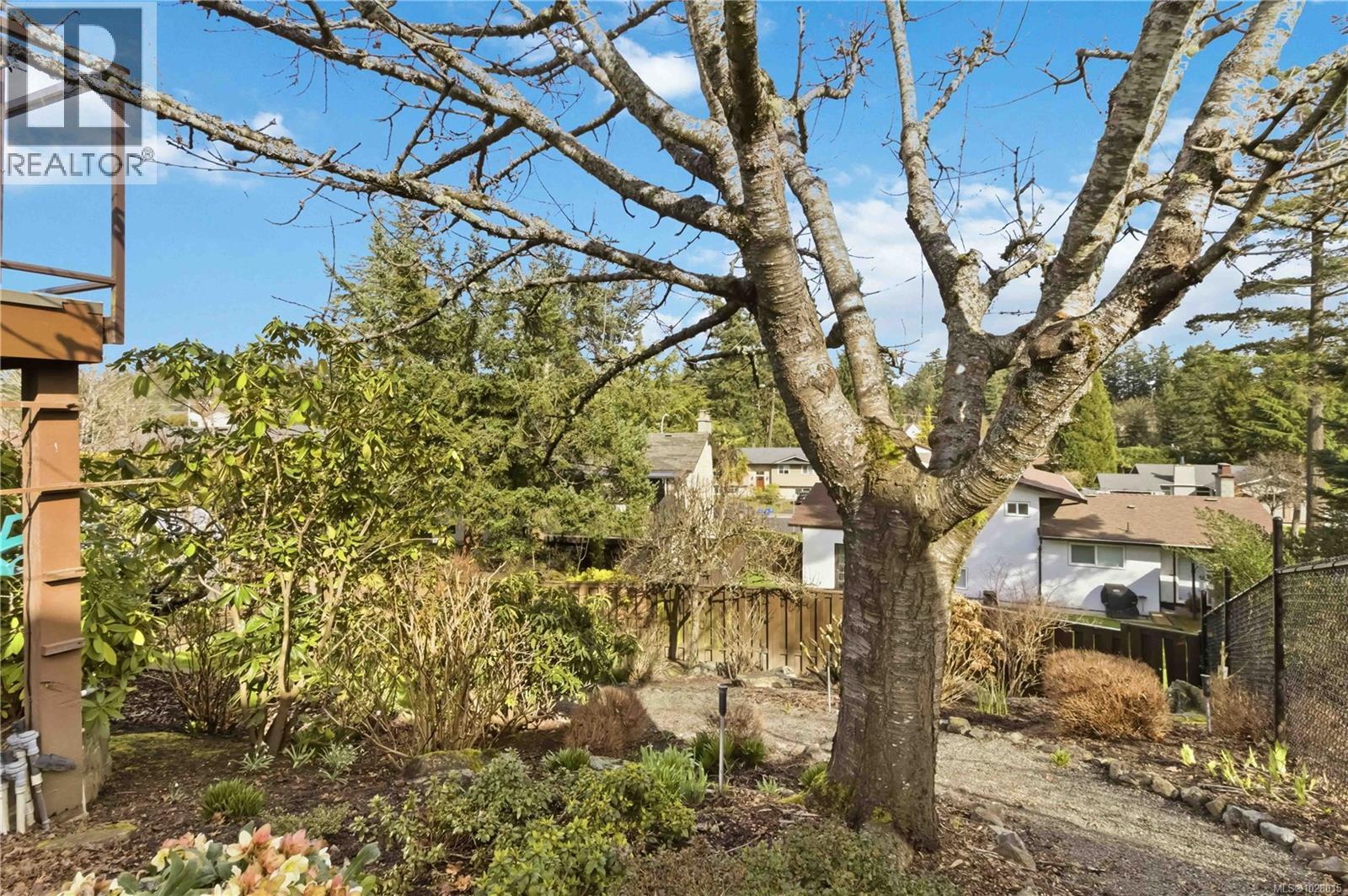  4345 Ridgewood Crescent, Saanich