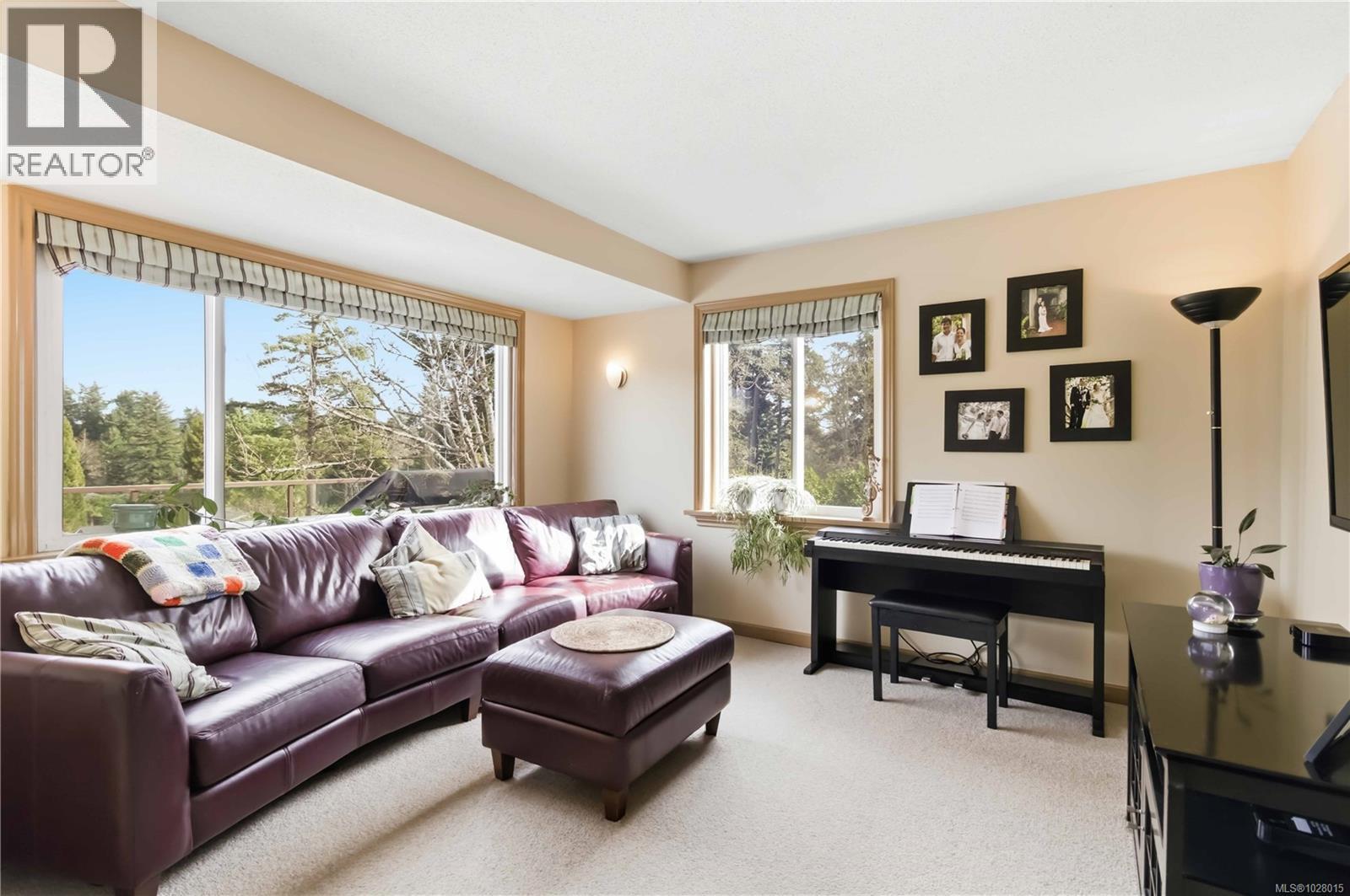  4345 Ridgewood Crescent, Saanich