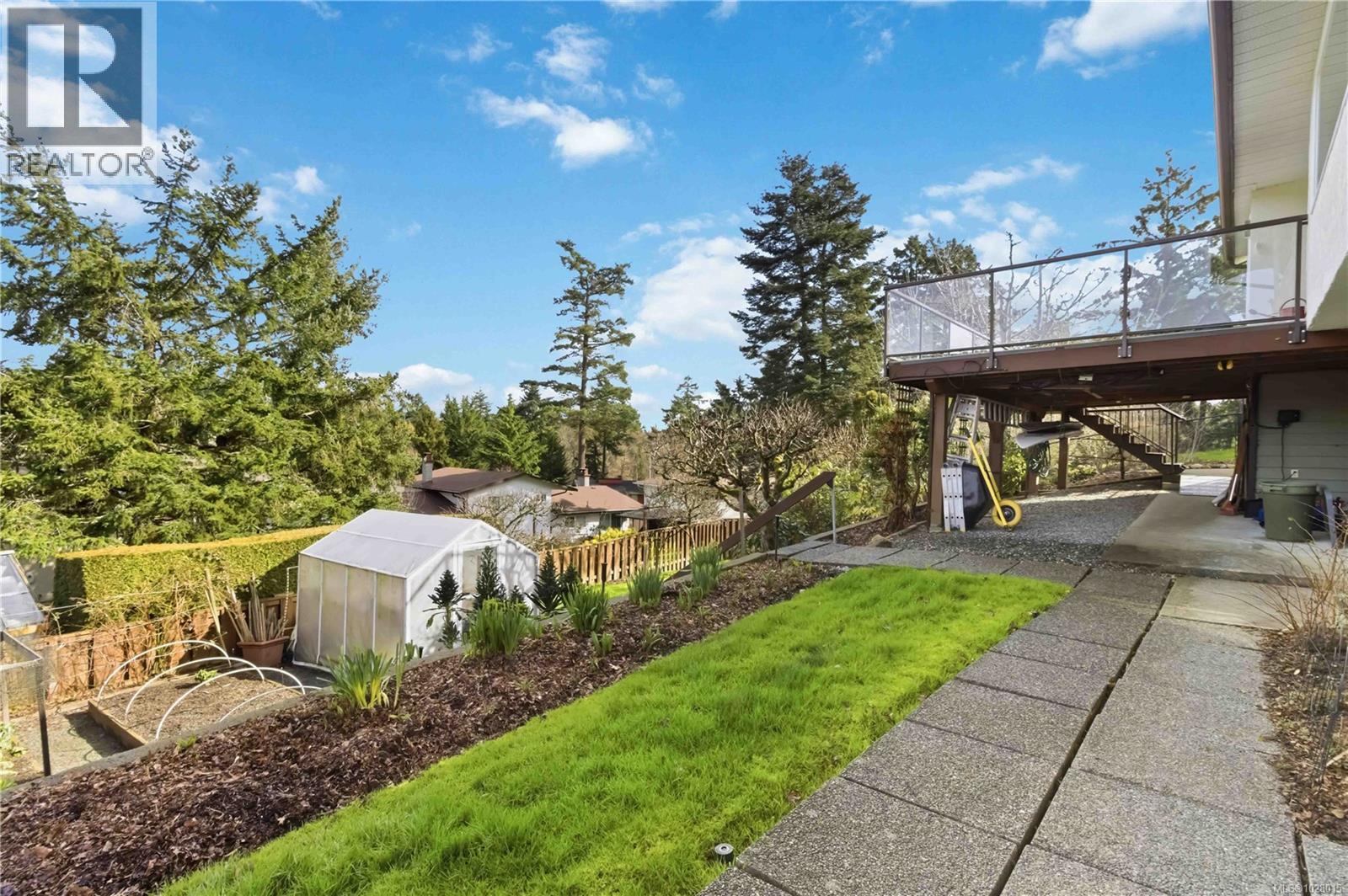  4345 Ridgewood Crescent, Saanich