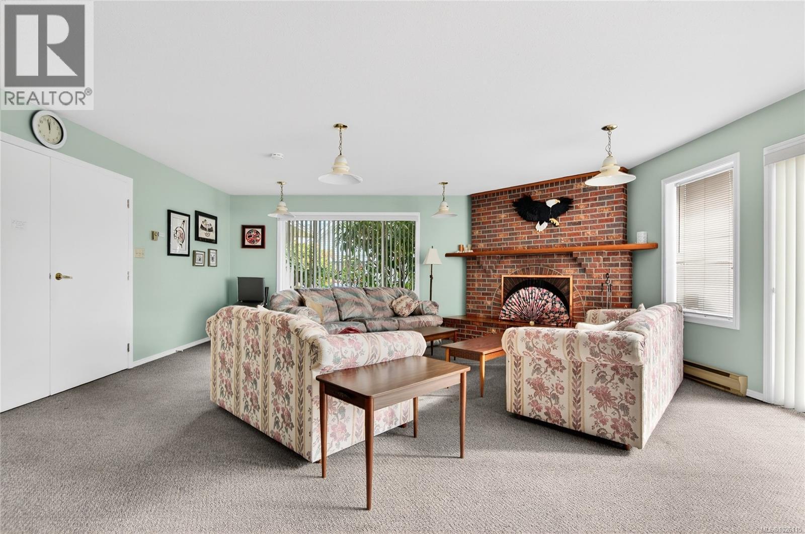 #8 2200 MANOR DR - 40