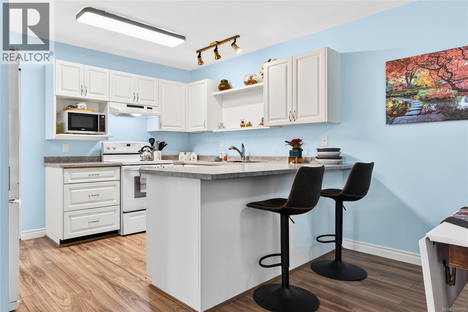 #8 2200 MANOR DR - 11