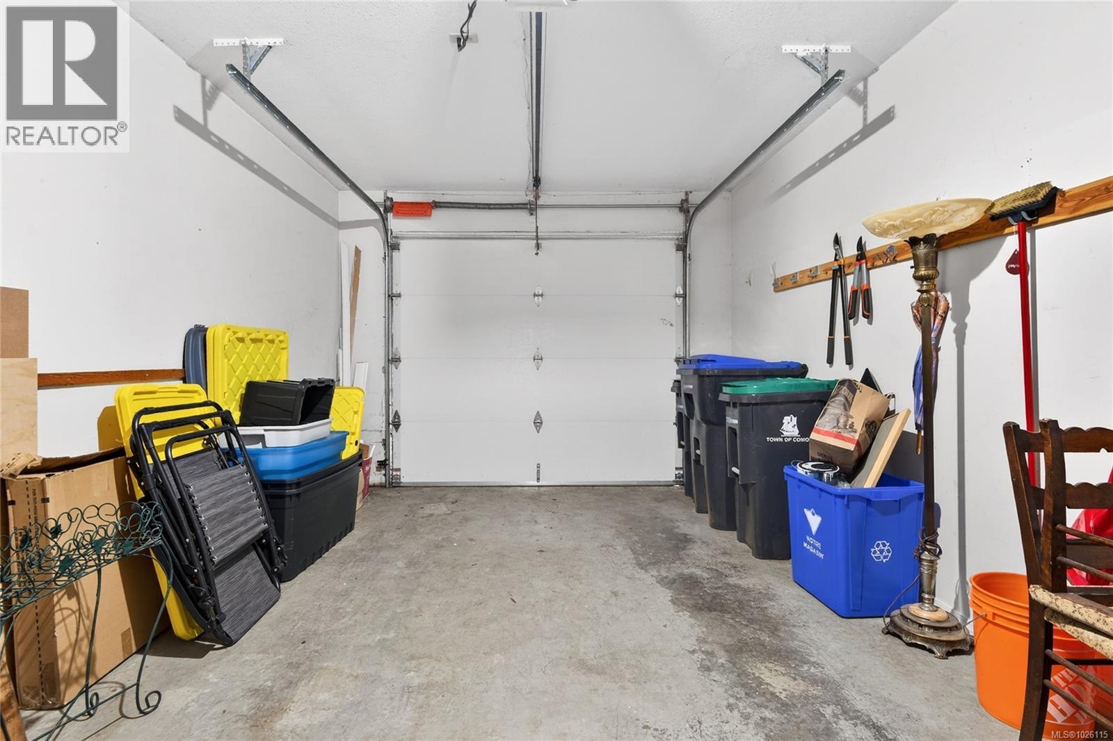 #8 2200 MANOR DR - 28