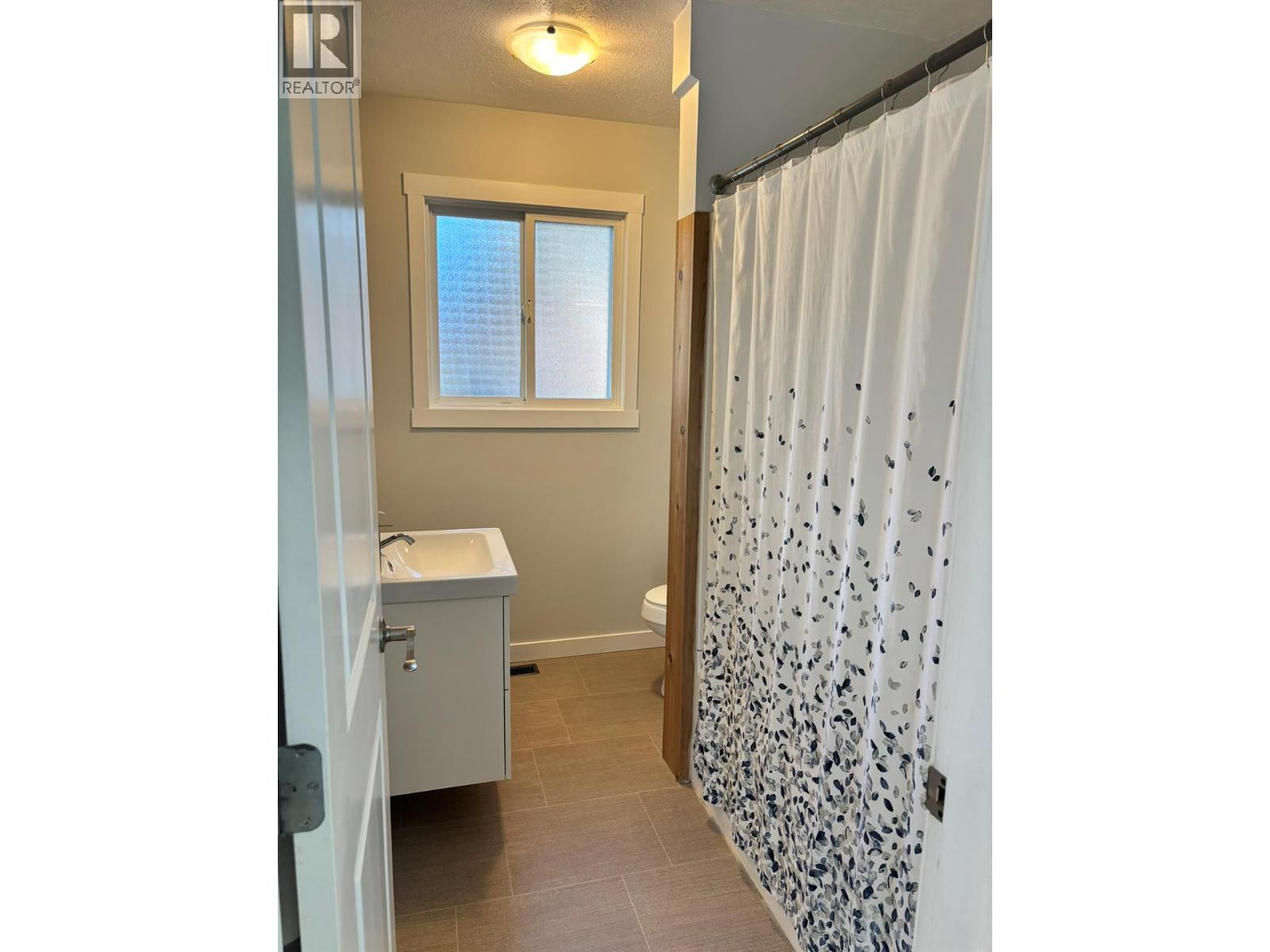  488 Stanley Crescent, Kelowna