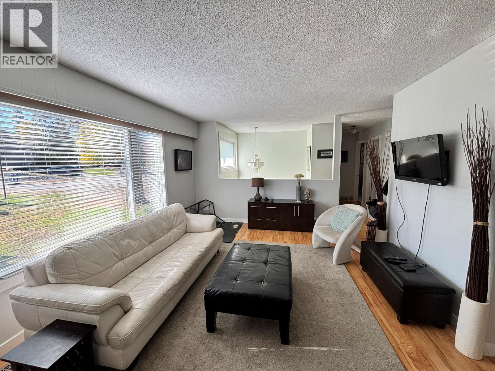  488 Stanley Crescent, Kelowna