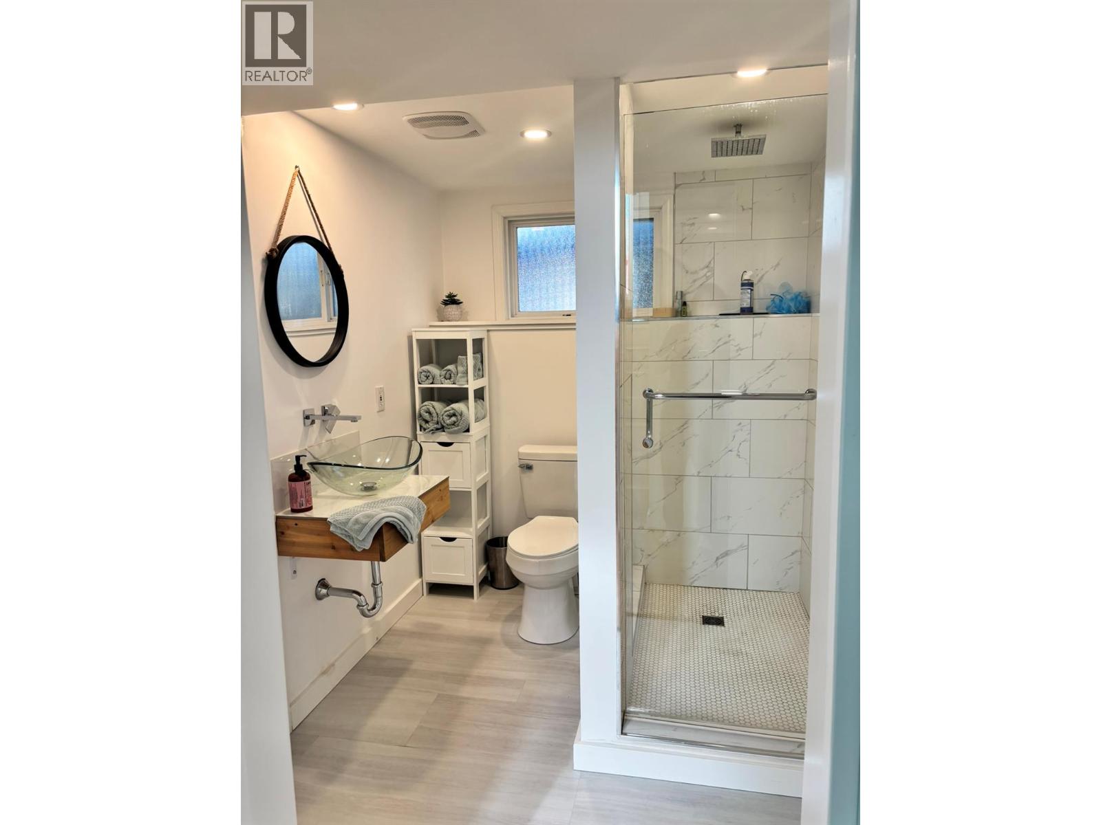  488 Stanley Crescent, Kelowna