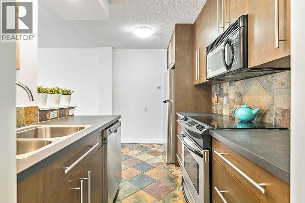 Single Family House for Sale in   A Street W Bankview Calgary 