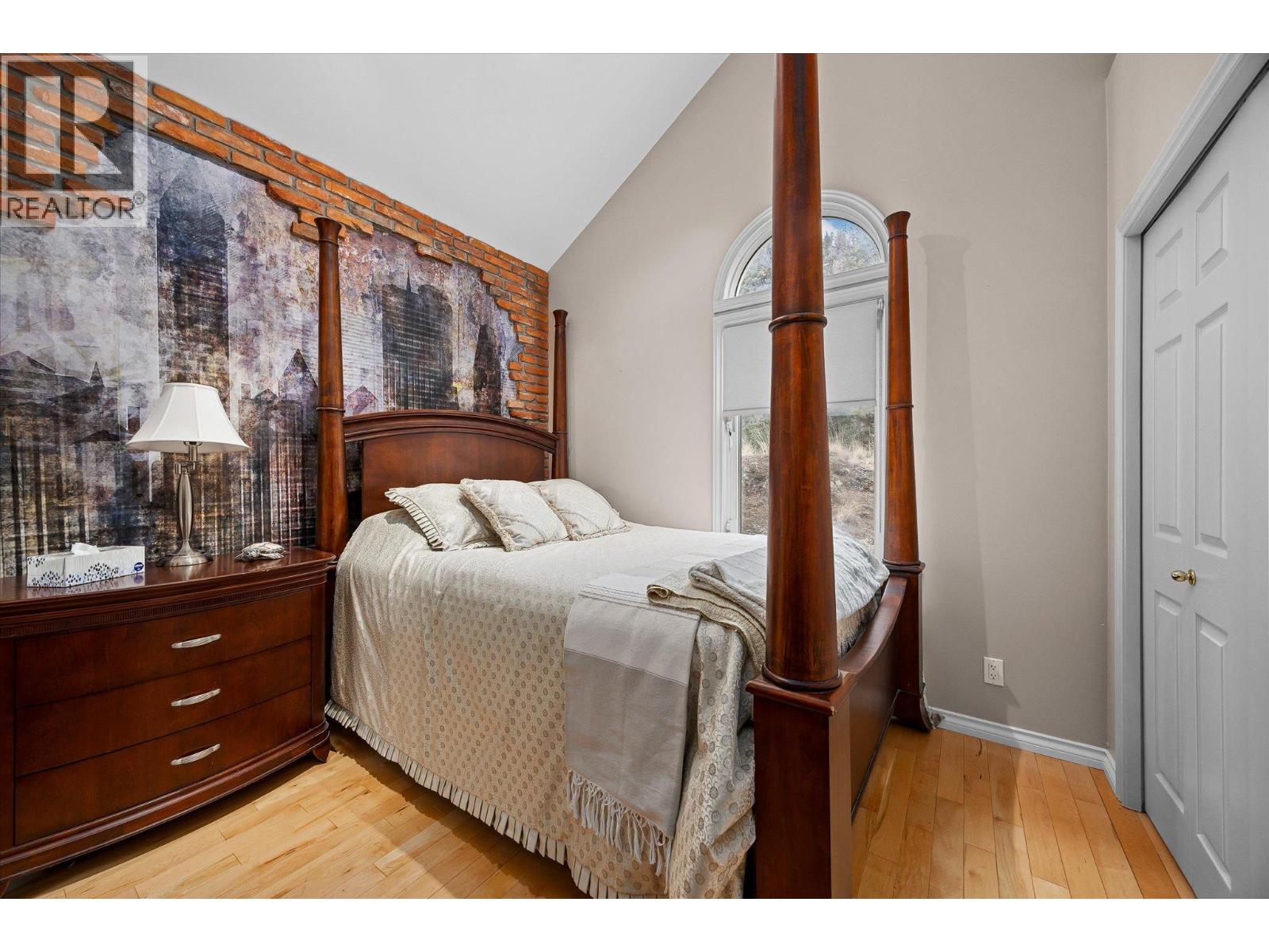  1116 Lynn Court, Kelowna