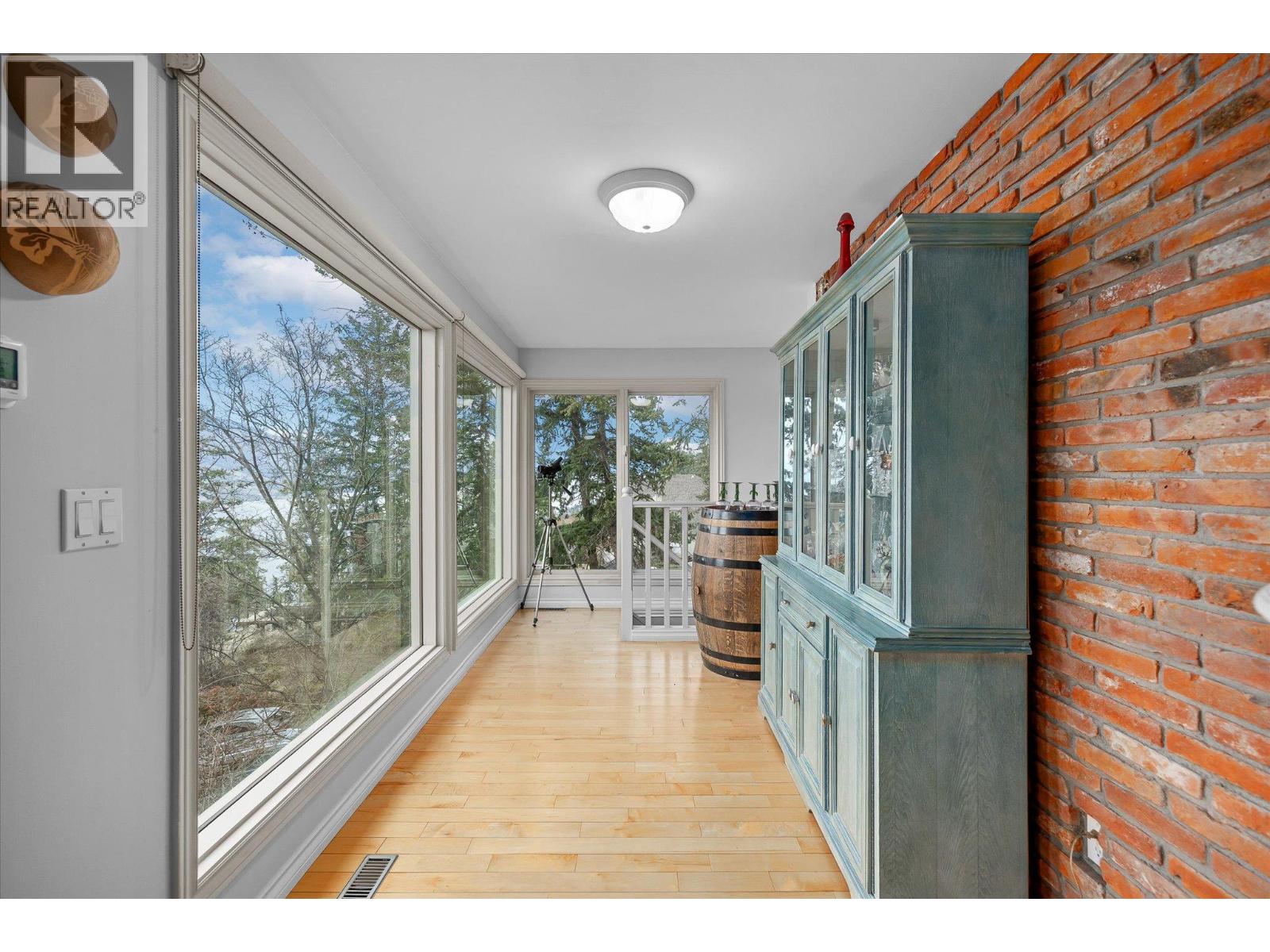  1116 Lynn Court, Kelowna