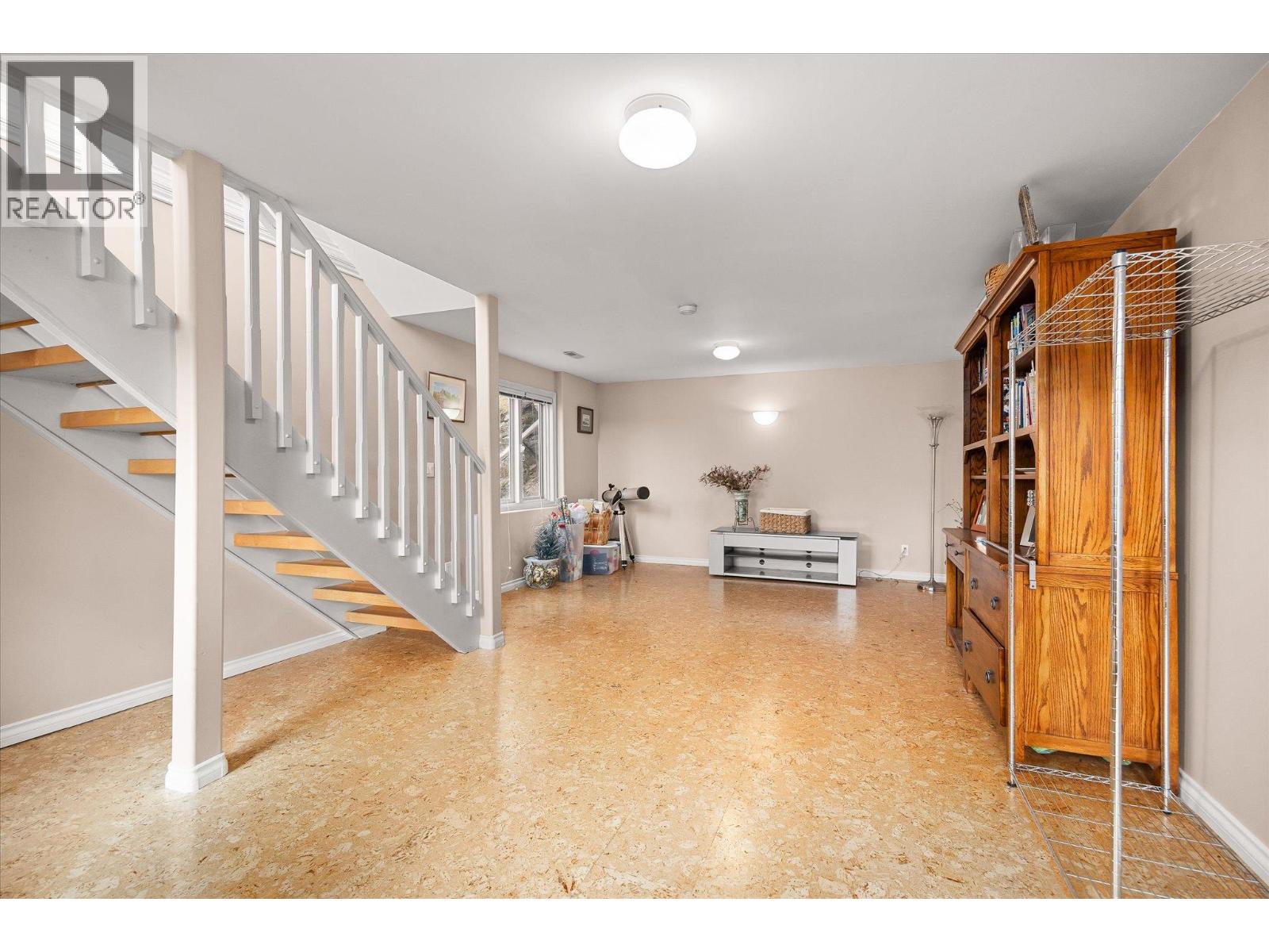  1116 Lynn Court, Kelowna