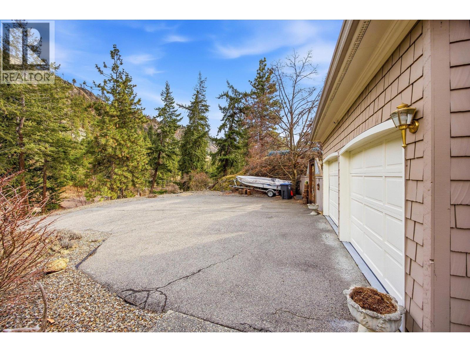  1116 Lynn Court, Kelowna