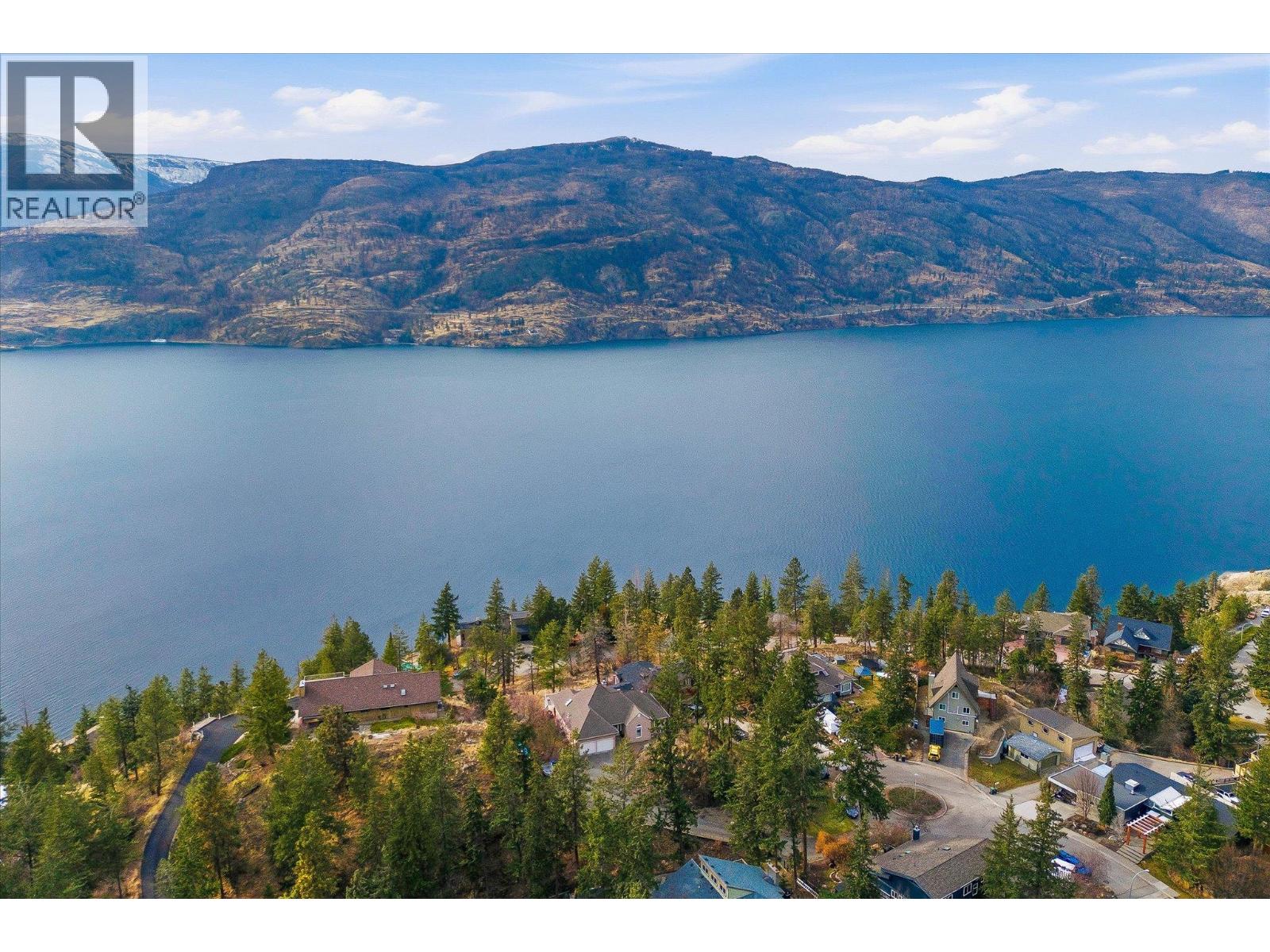  1116 Lynn Court, Kelowna