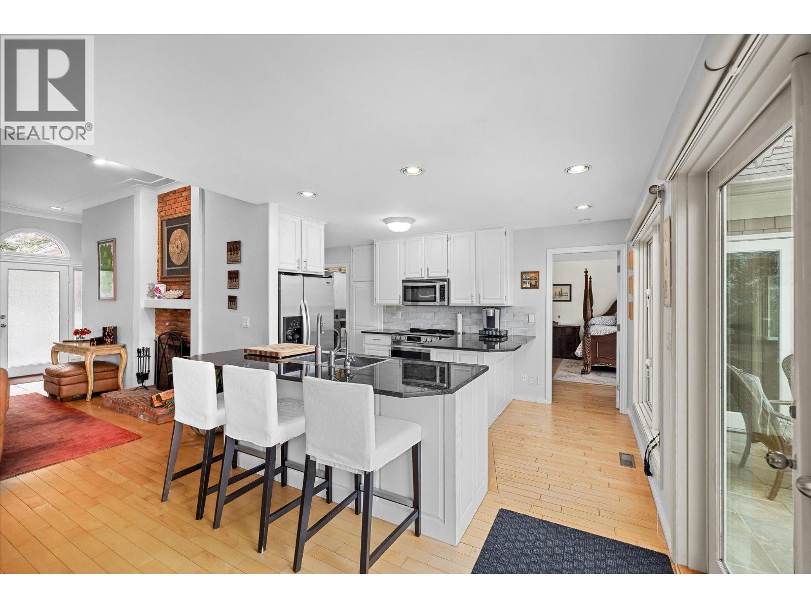  1116 Lynn Court, Kelowna