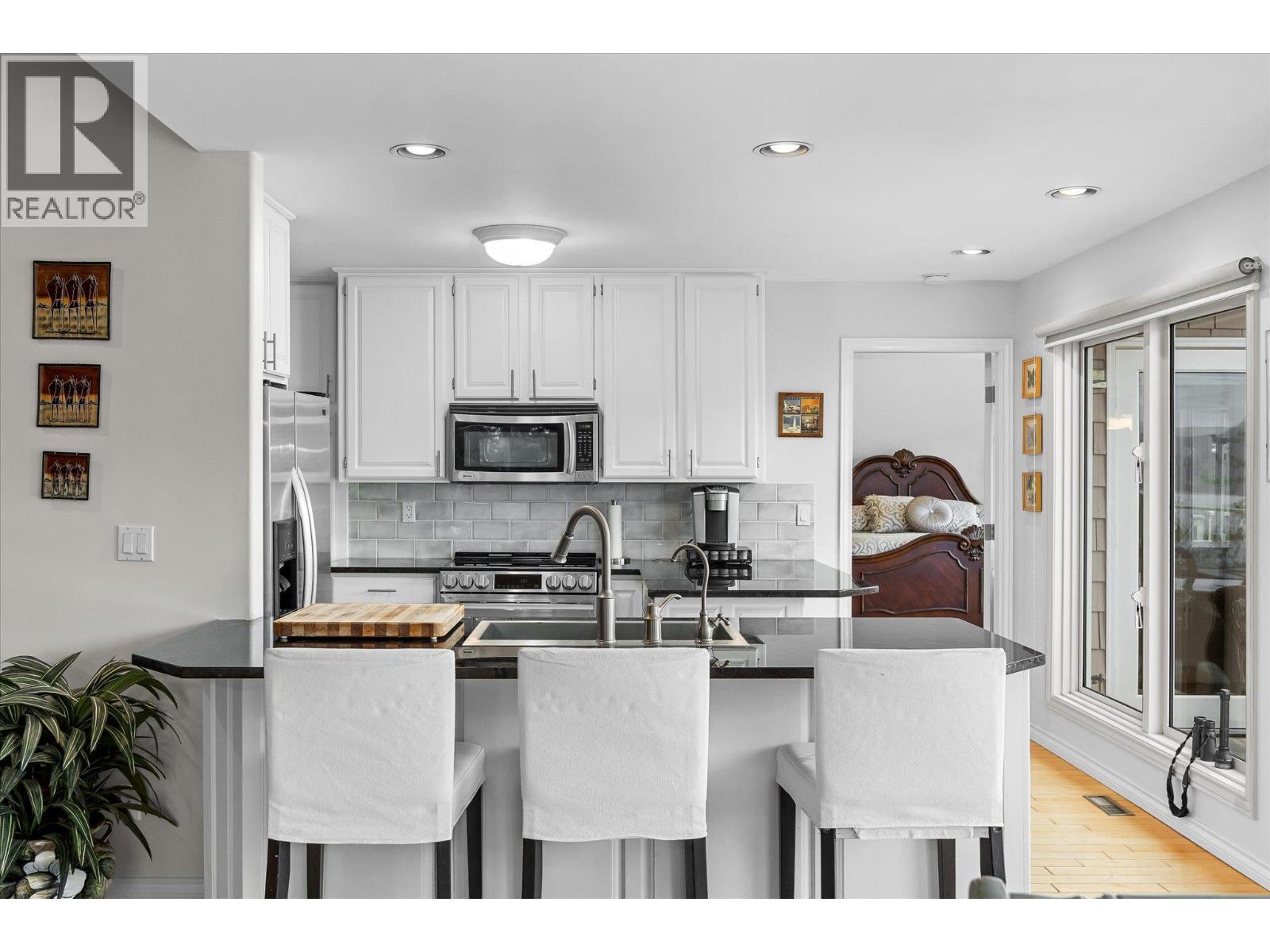  1116 Lynn Court, Kelowna