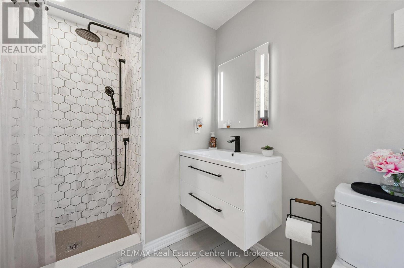 98 CEDARVALE AVENUE, Guelph (Grange Road), Ontario, N1E7K2 — Photo 6