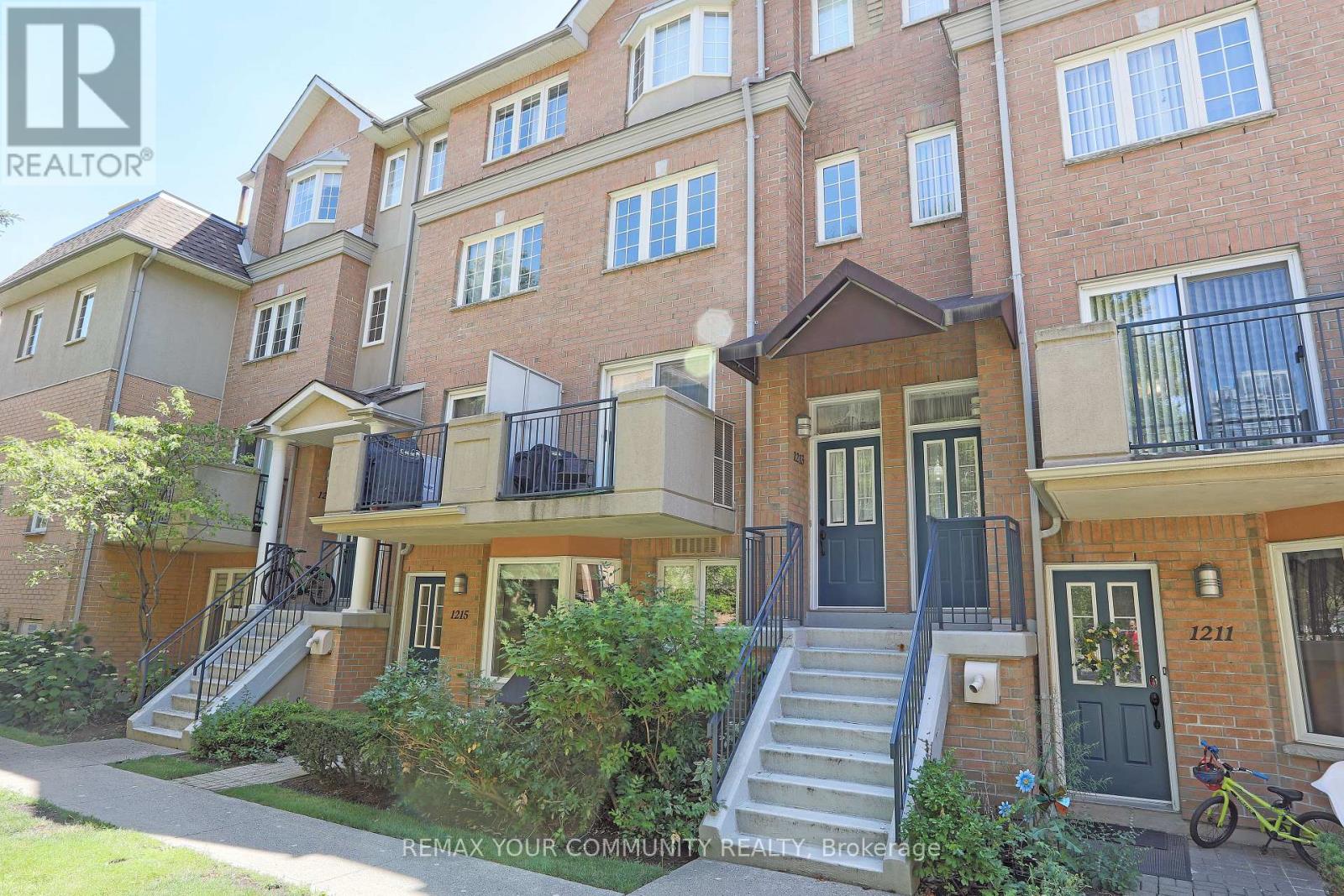 Listing photo of 1213 - 28 SOMMERSET WAY
