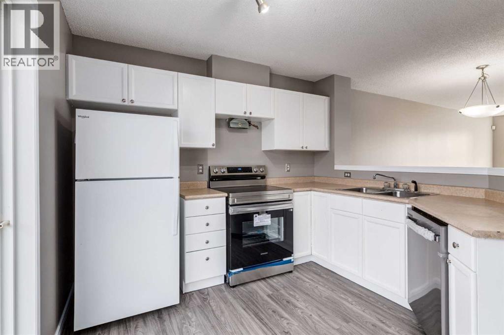 Single Family House for Sale in  Tuscany Springs Gardens NW Tuscany Calgary 