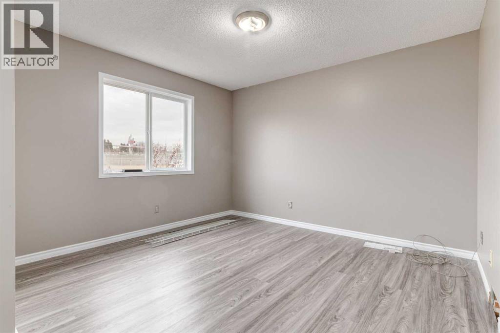 Single Family House for Sale in  Tuscany Springs Gardens NW Tuscany Calgary 