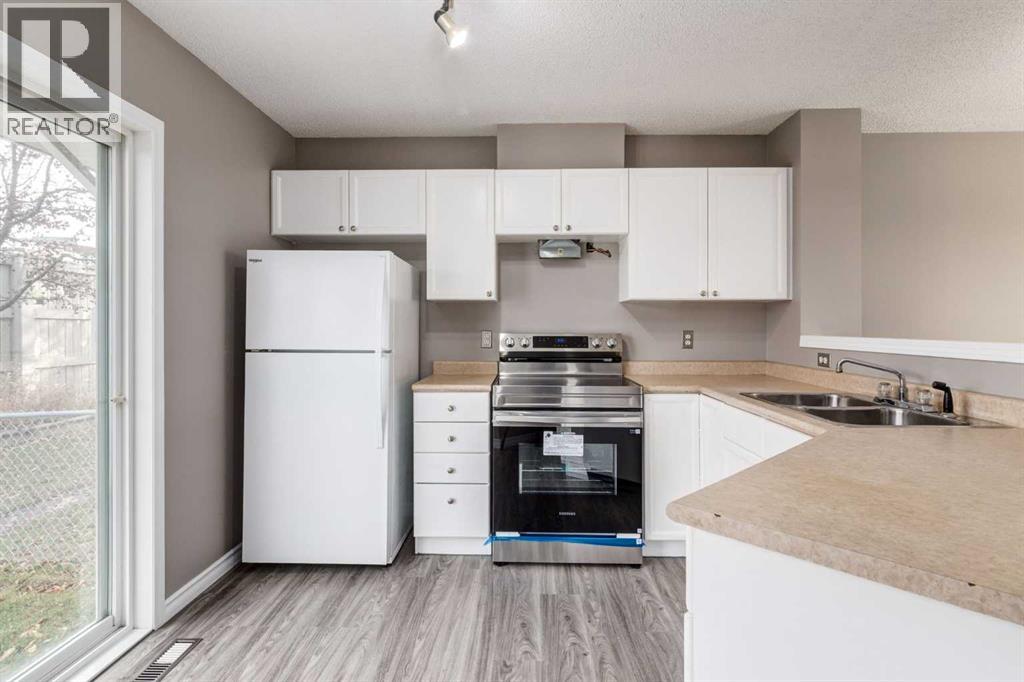 Single Family House for Sale in  Tuscany Springs Gardens NW Tuscany Calgary 