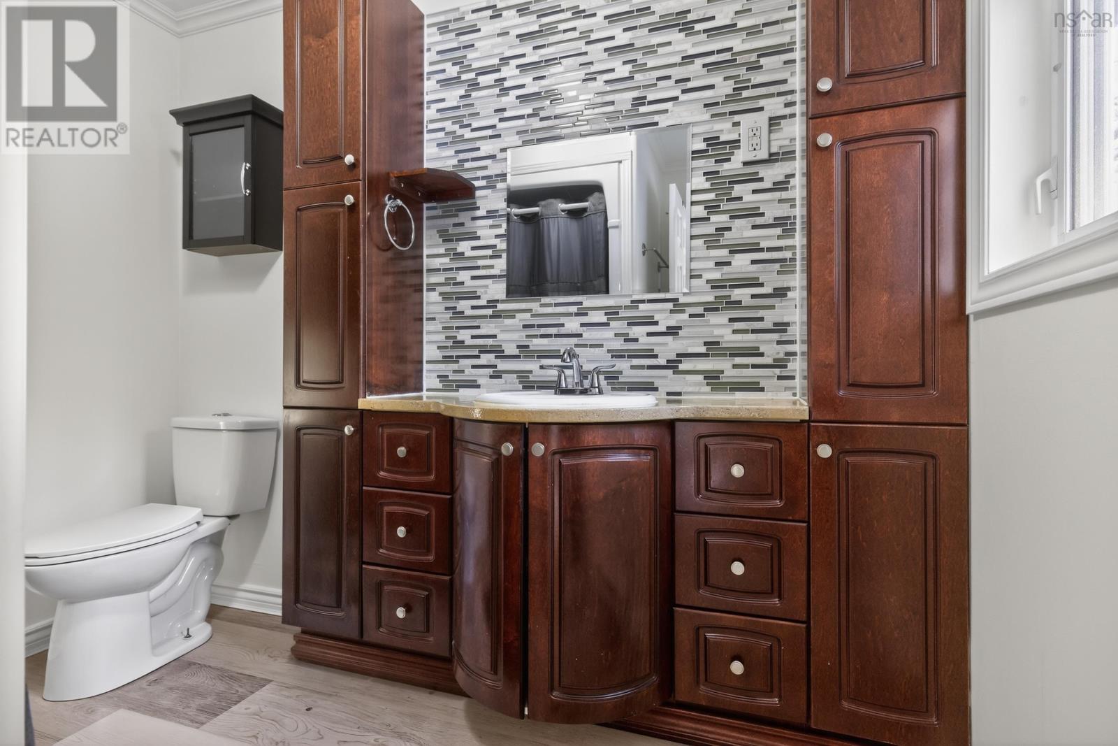 Property 25 of 49 of 27 Glory Avenue