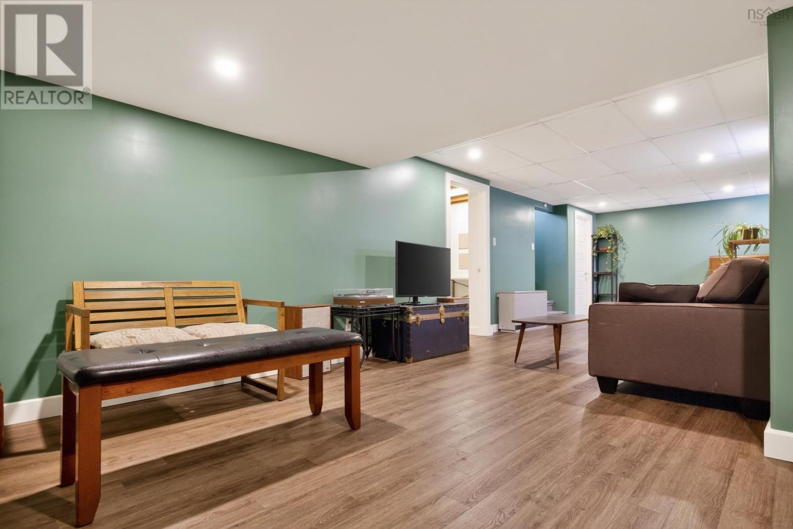 Property 31 of 49 of 27 Glory Avenue