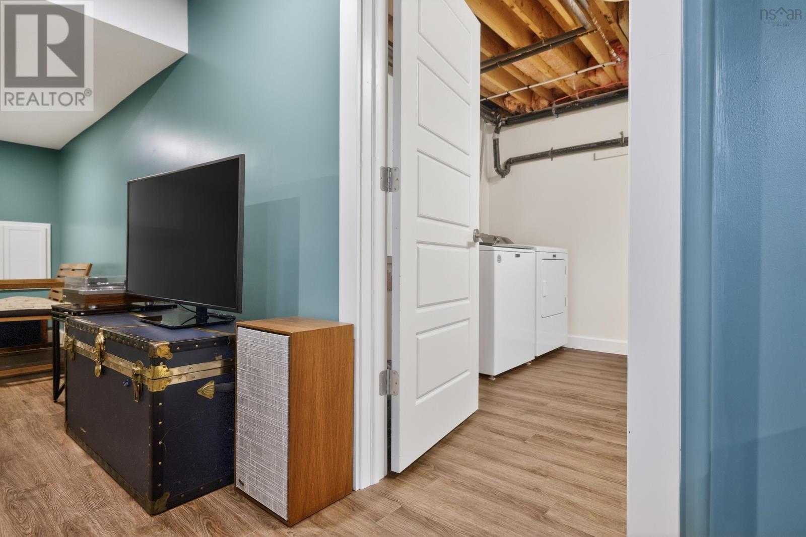 Property 34 of 49 of 27 Glory Avenue