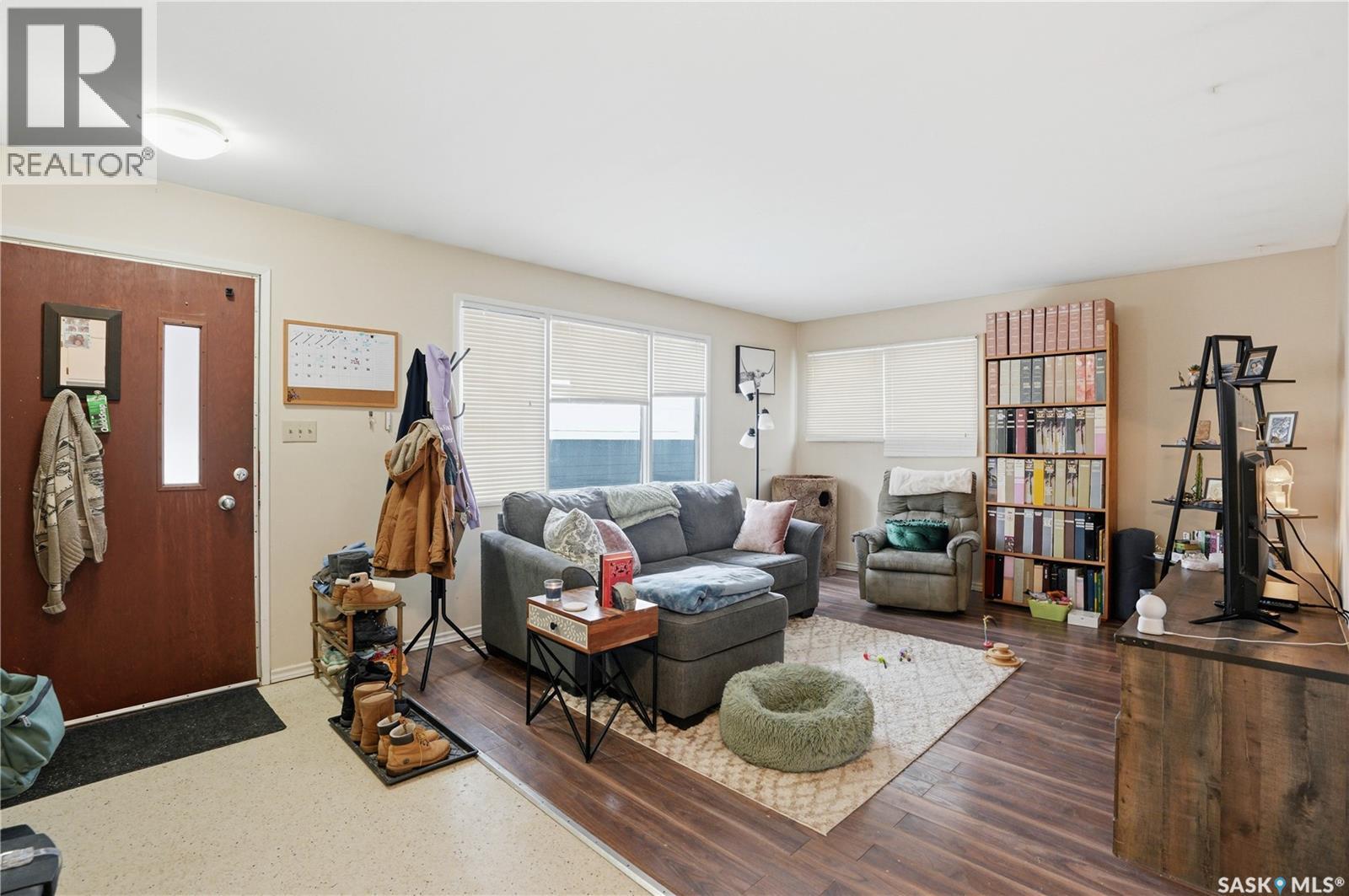 917 7TH AVENUE N - 12