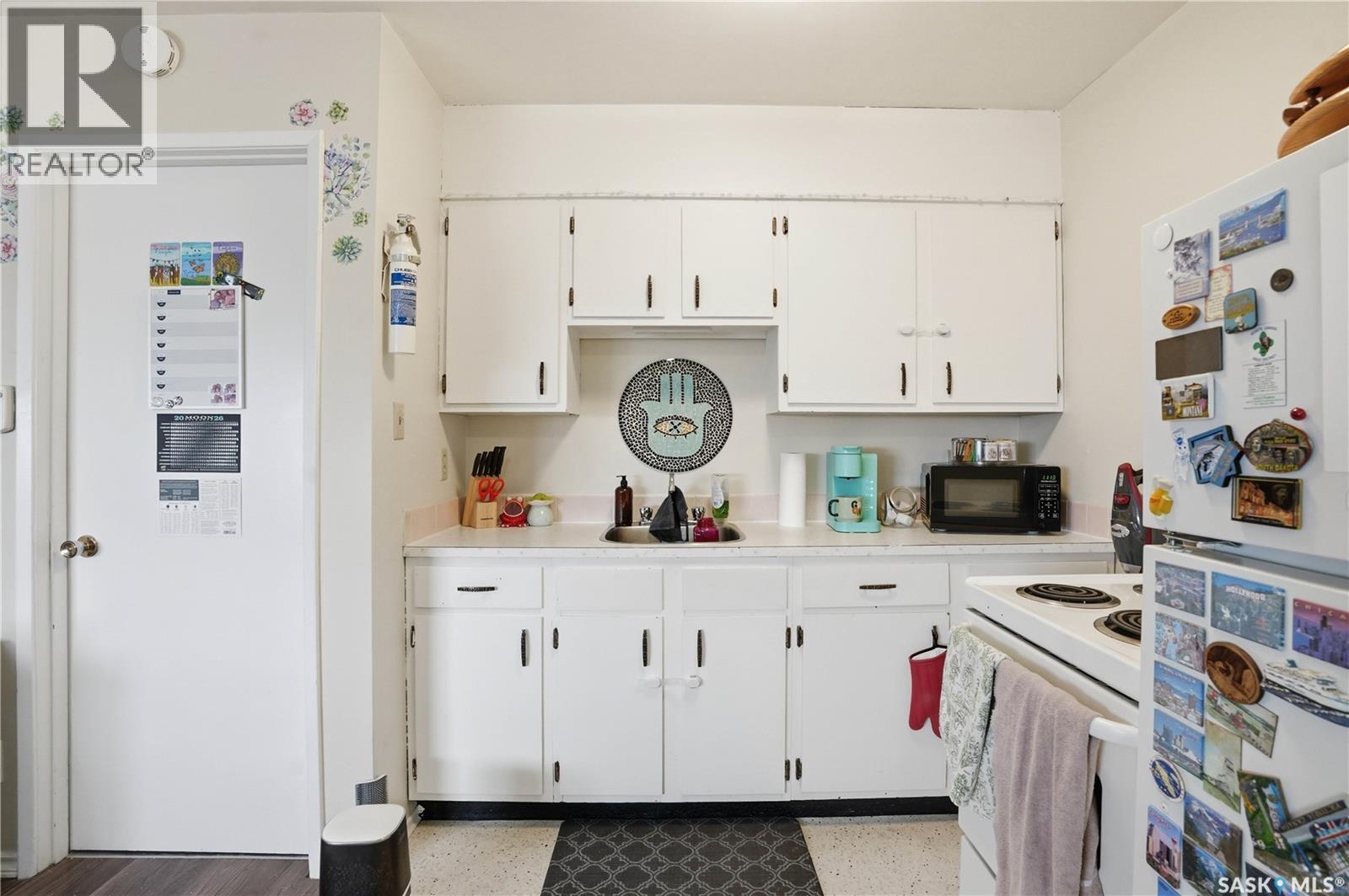 917 7th AVENUE N - 15