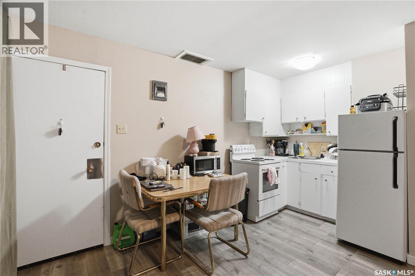 917 7TH AVENUE N - 21