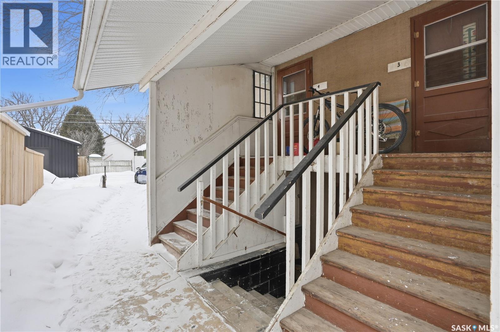 917 7TH AVENUE N - 46