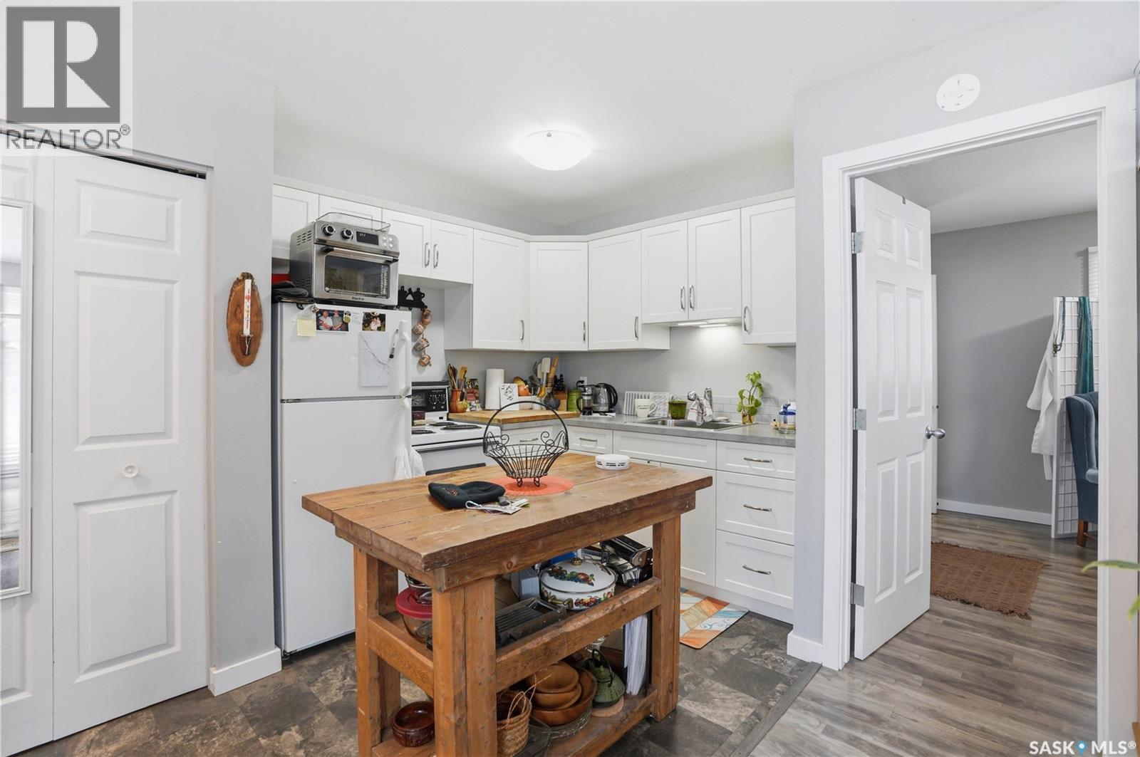 917 7TH AVENUE N - 8