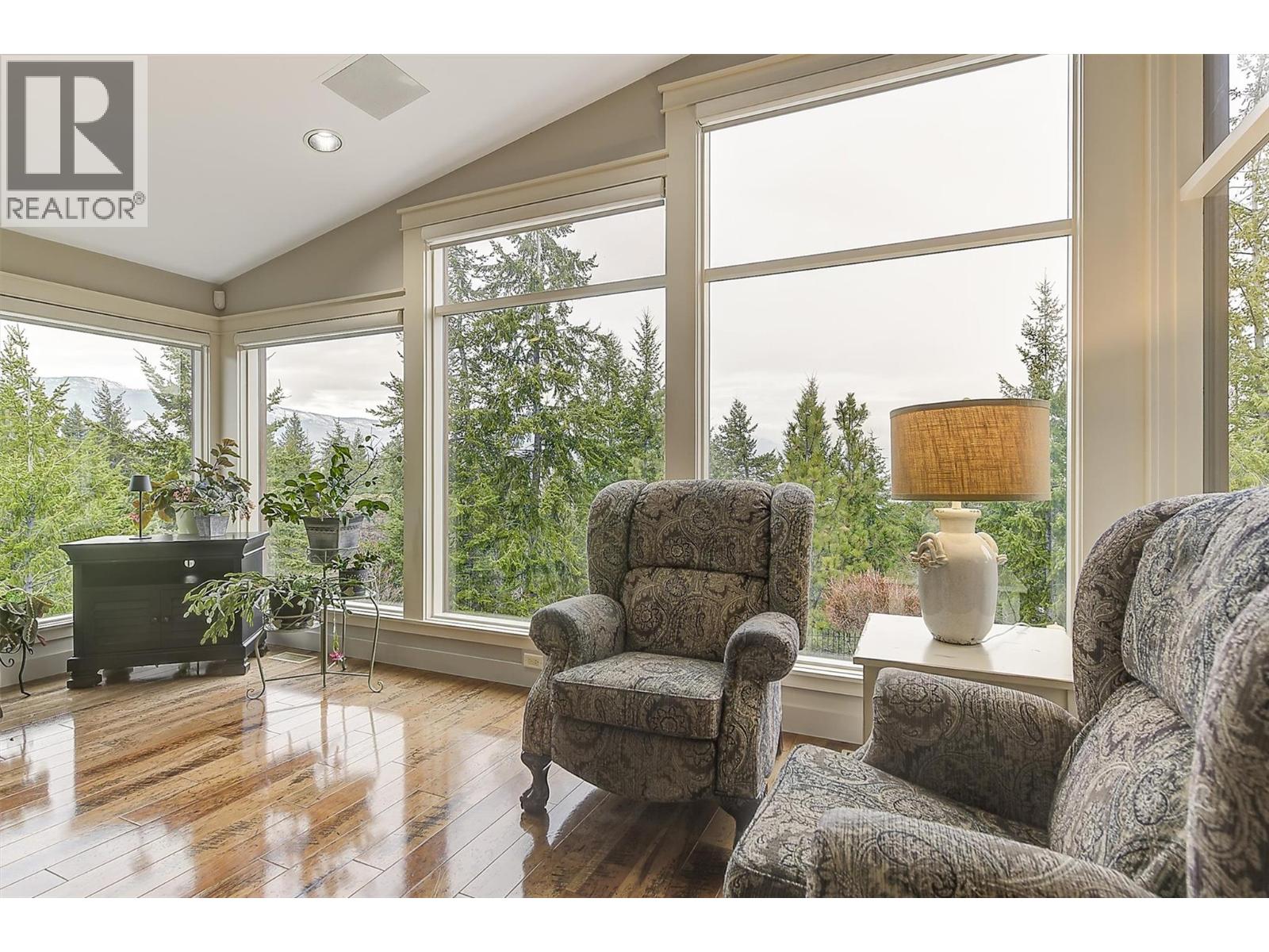  274 Knightsbridge Way, Kelowna