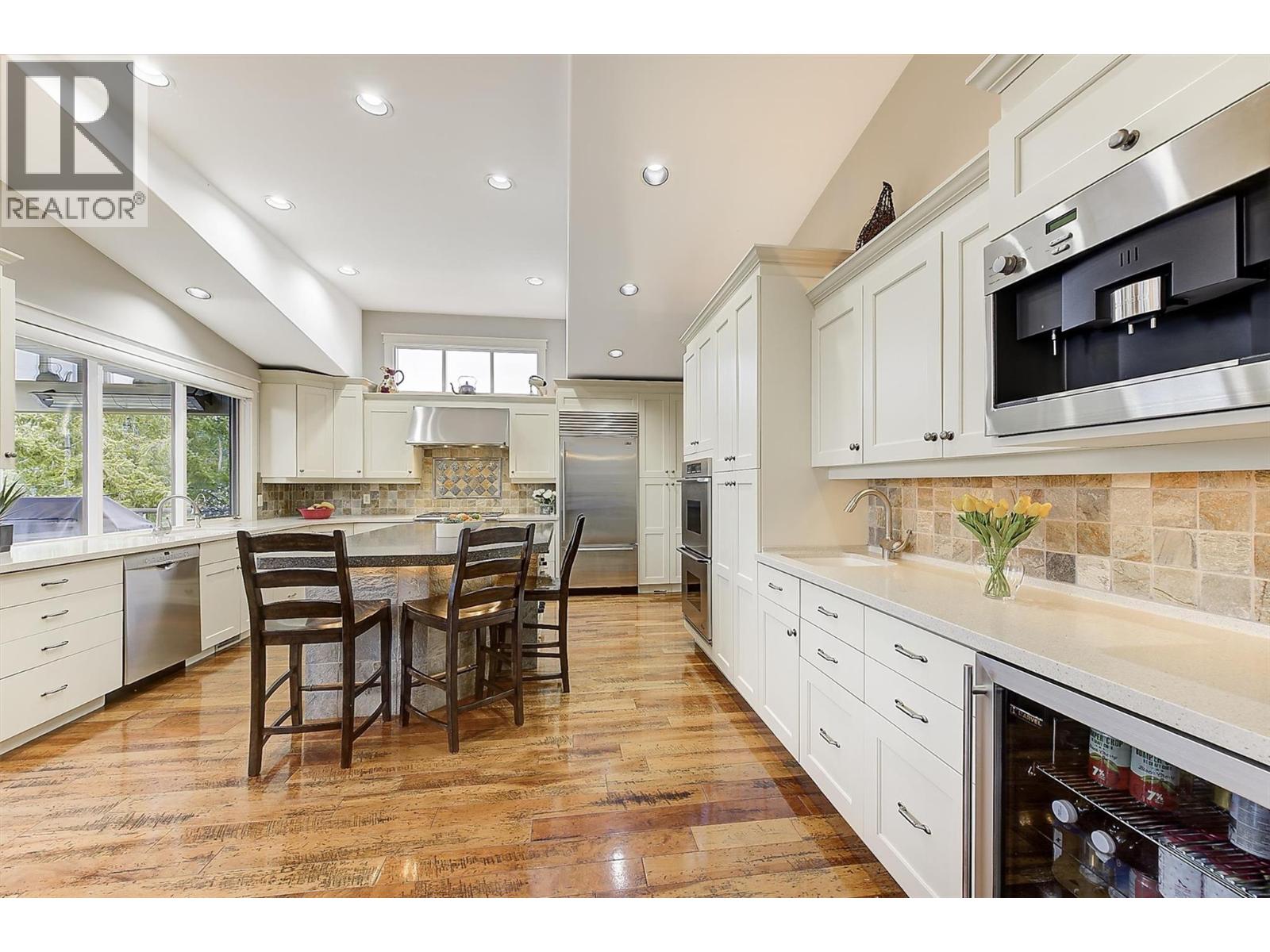  274 Knightsbridge Way, Kelowna