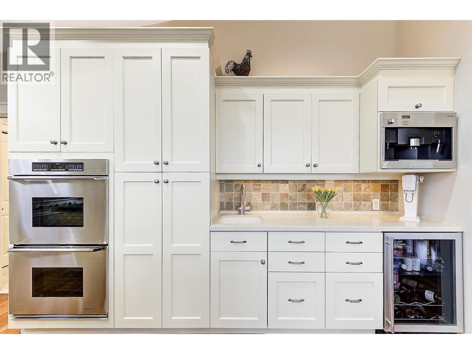  274 Knightsbridge Way, Kelowna