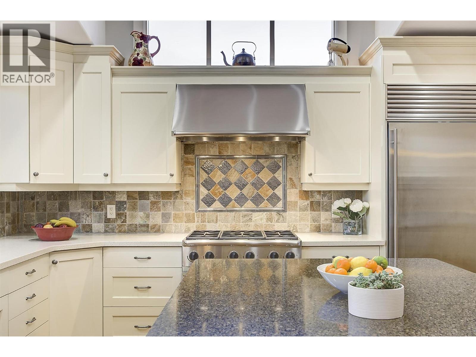  274 Knightsbridge Way, Kelowna