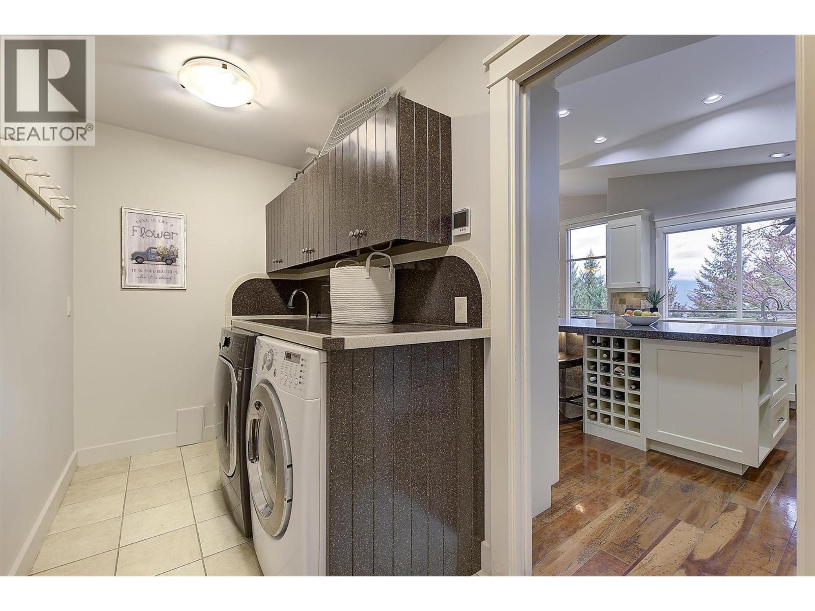  274 Knightsbridge Way, Kelowna