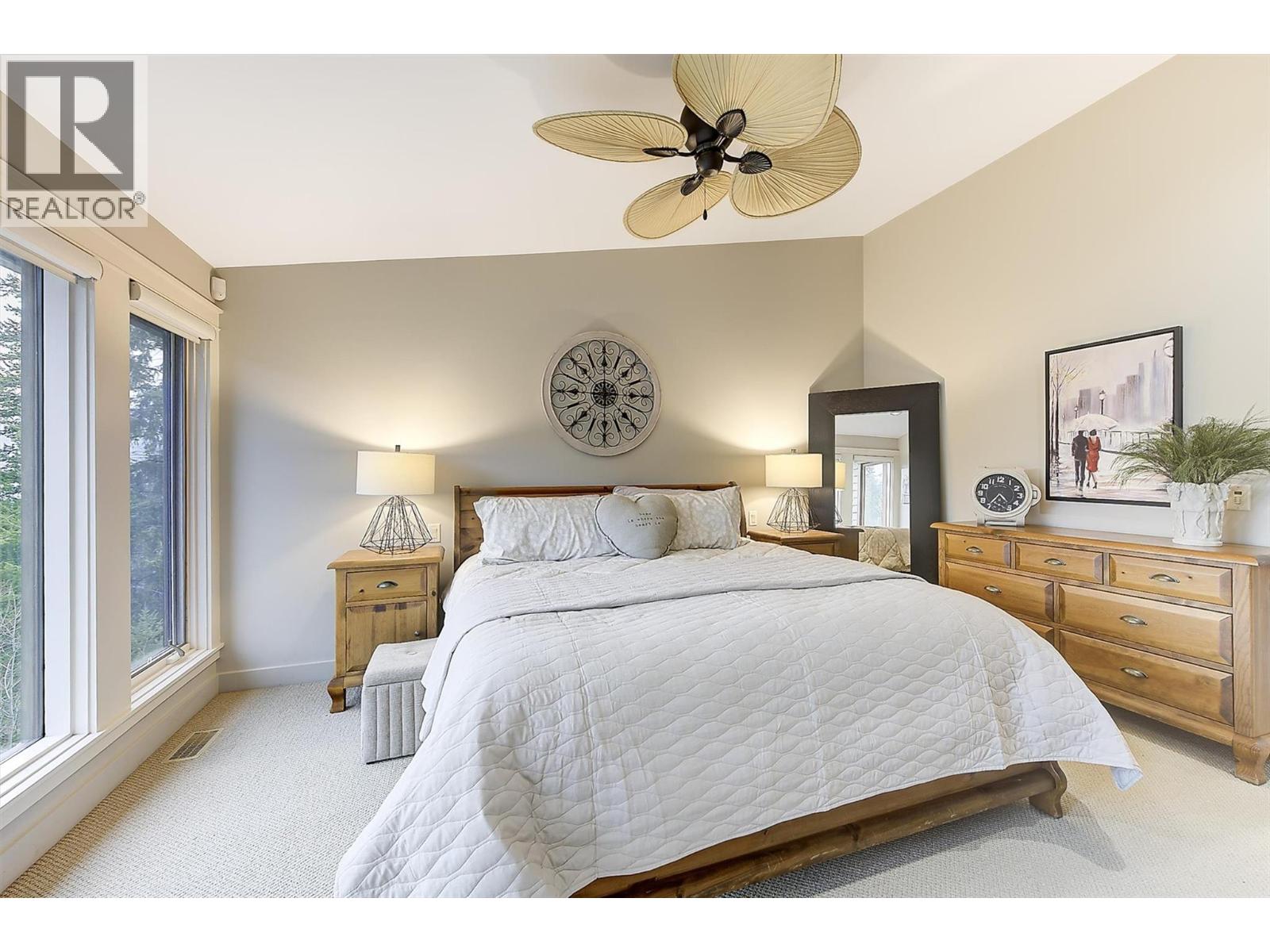  274 Knightsbridge Way, Kelowna