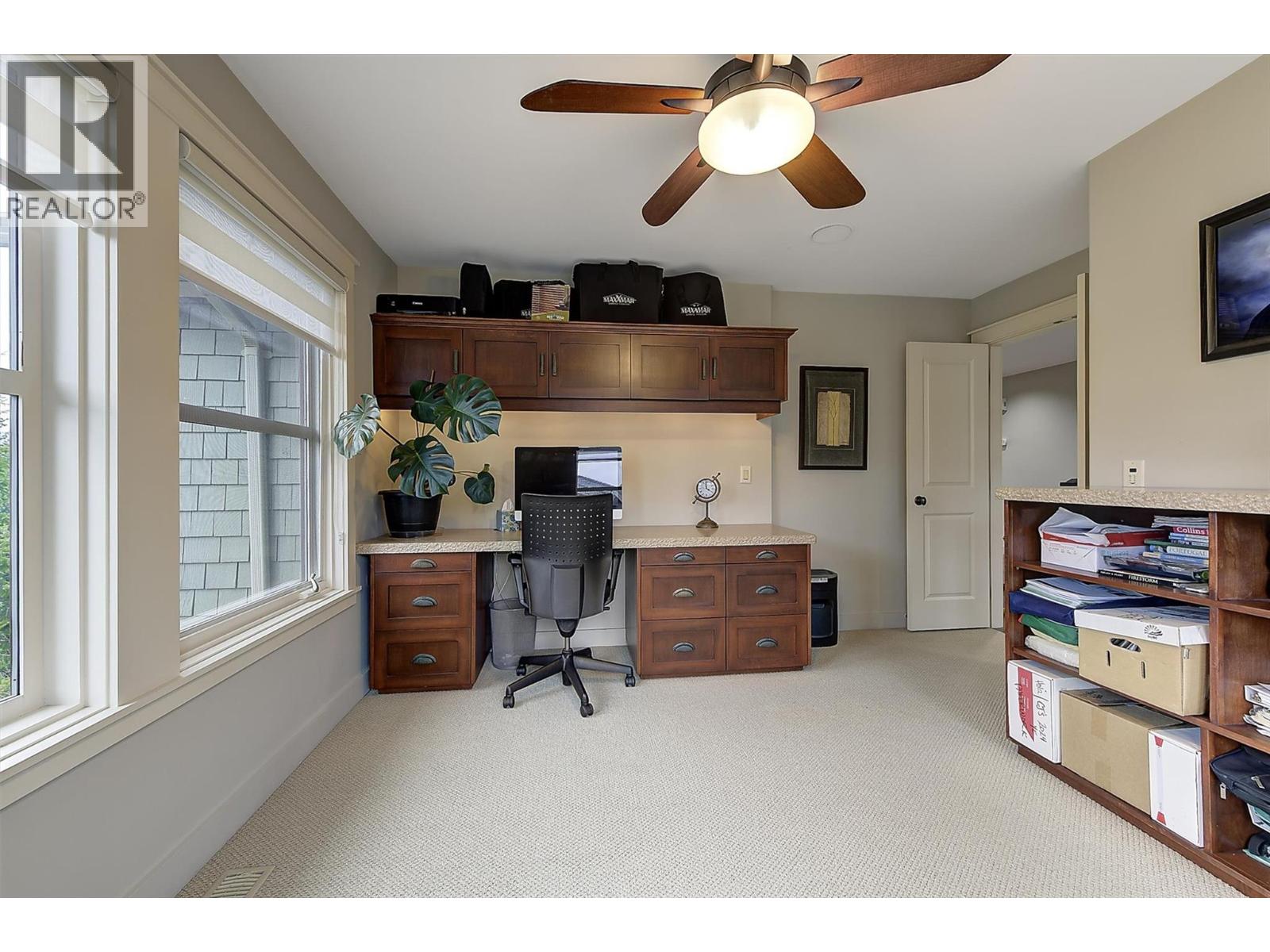  274 Knightsbridge Way, Kelowna