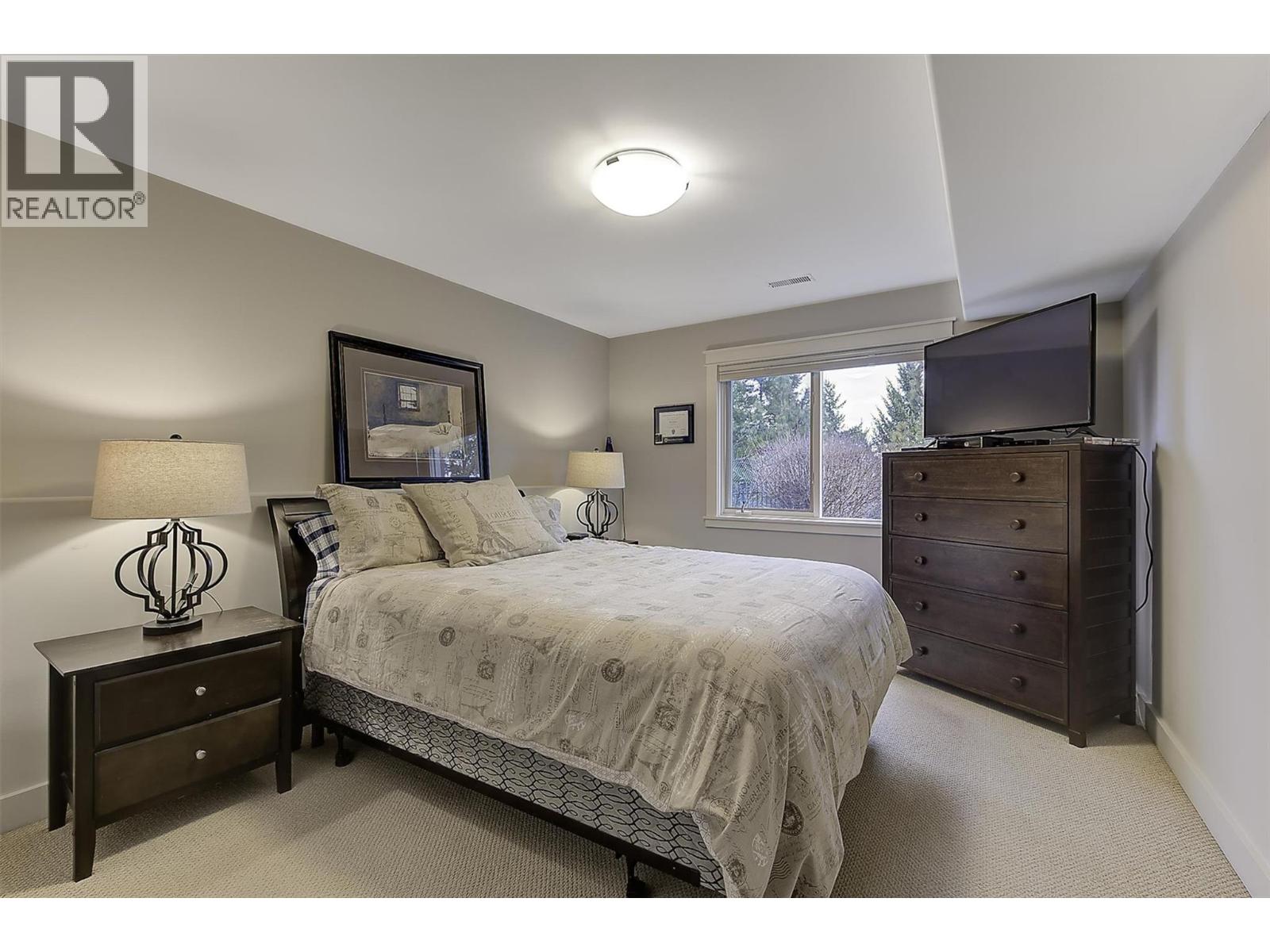  274 Knightsbridge Way, Kelowna