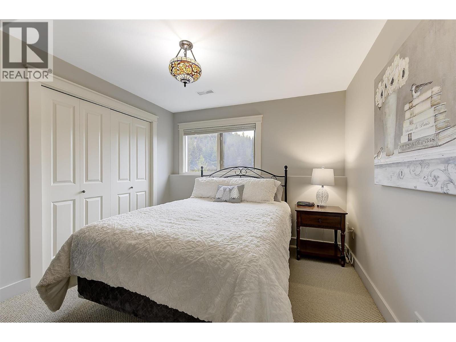  274 Knightsbridge Way, Kelowna