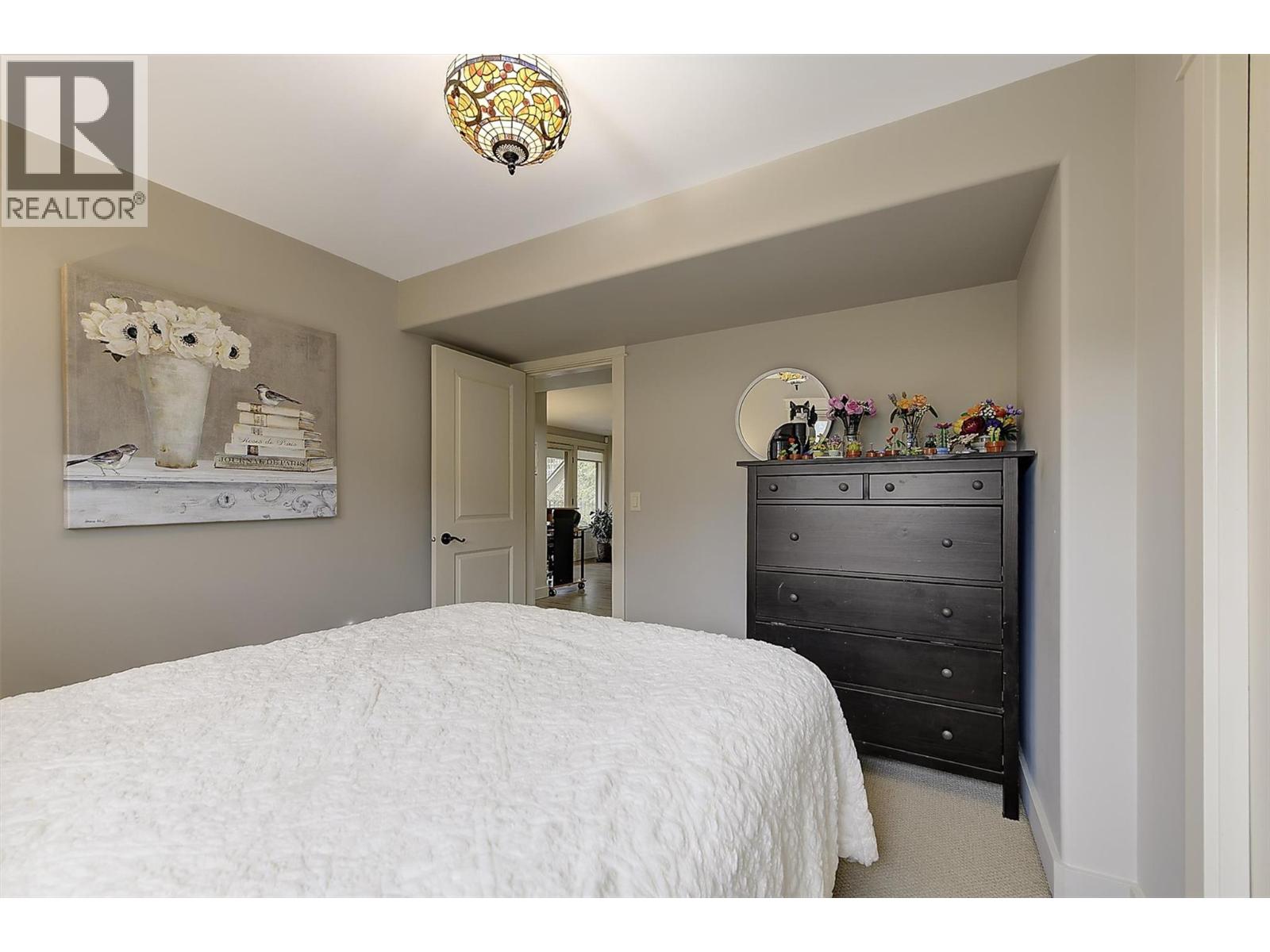  274 Knightsbridge Way, Kelowna