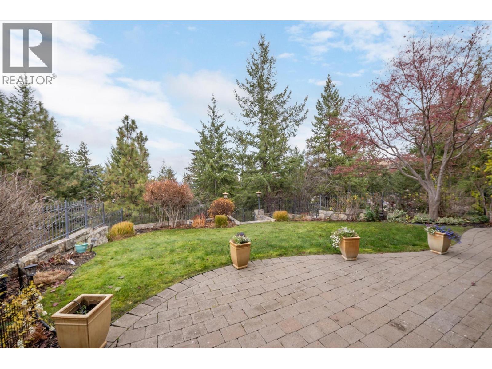  274 Knightsbridge Way, Kelowna