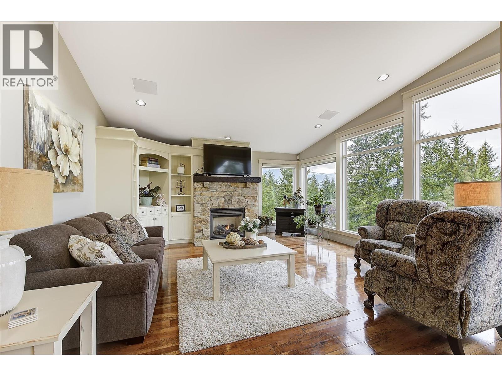  274 Knightsbridge Way, Kelowna