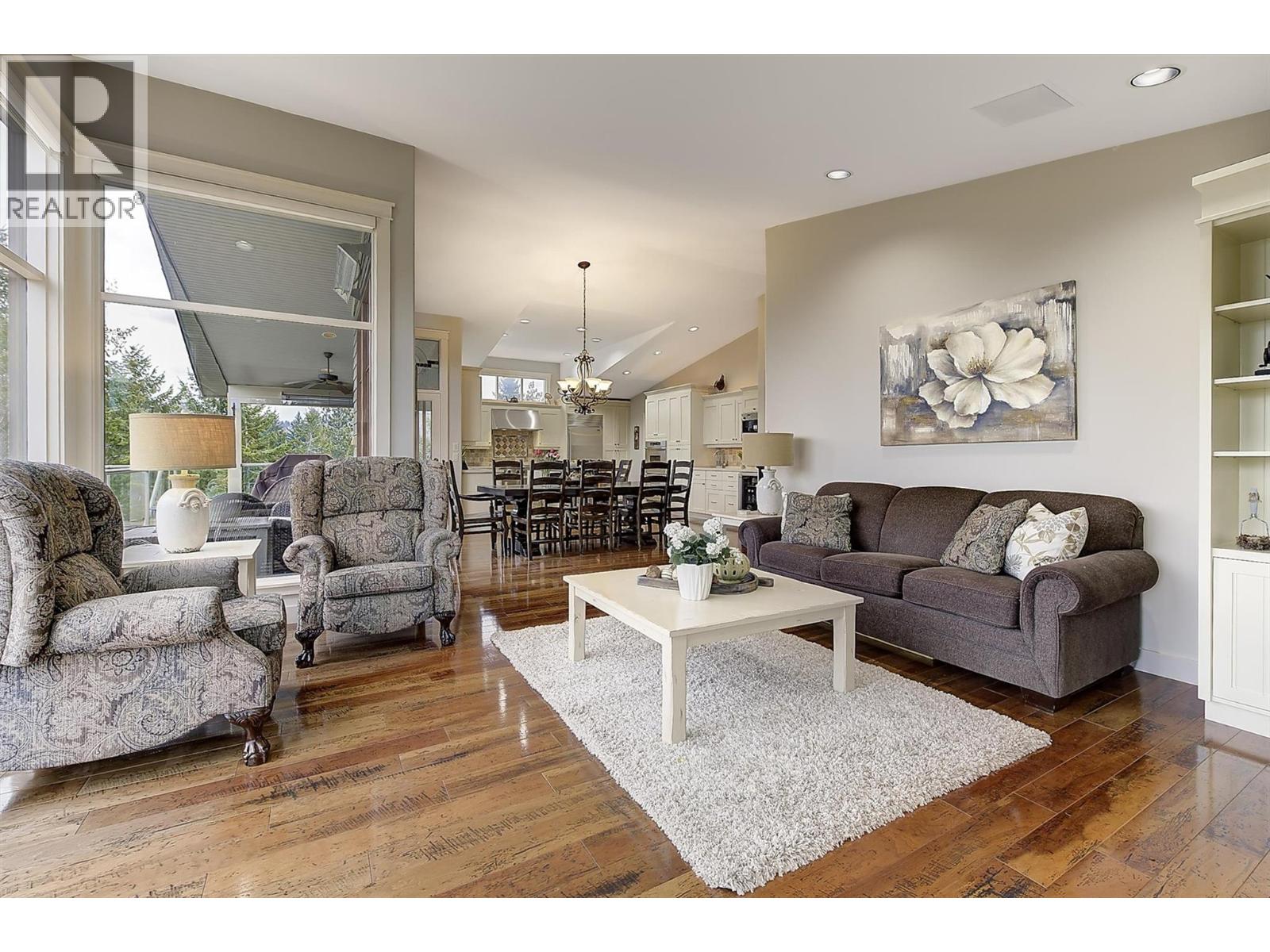  274 Knightsbridge Way, Kelowna