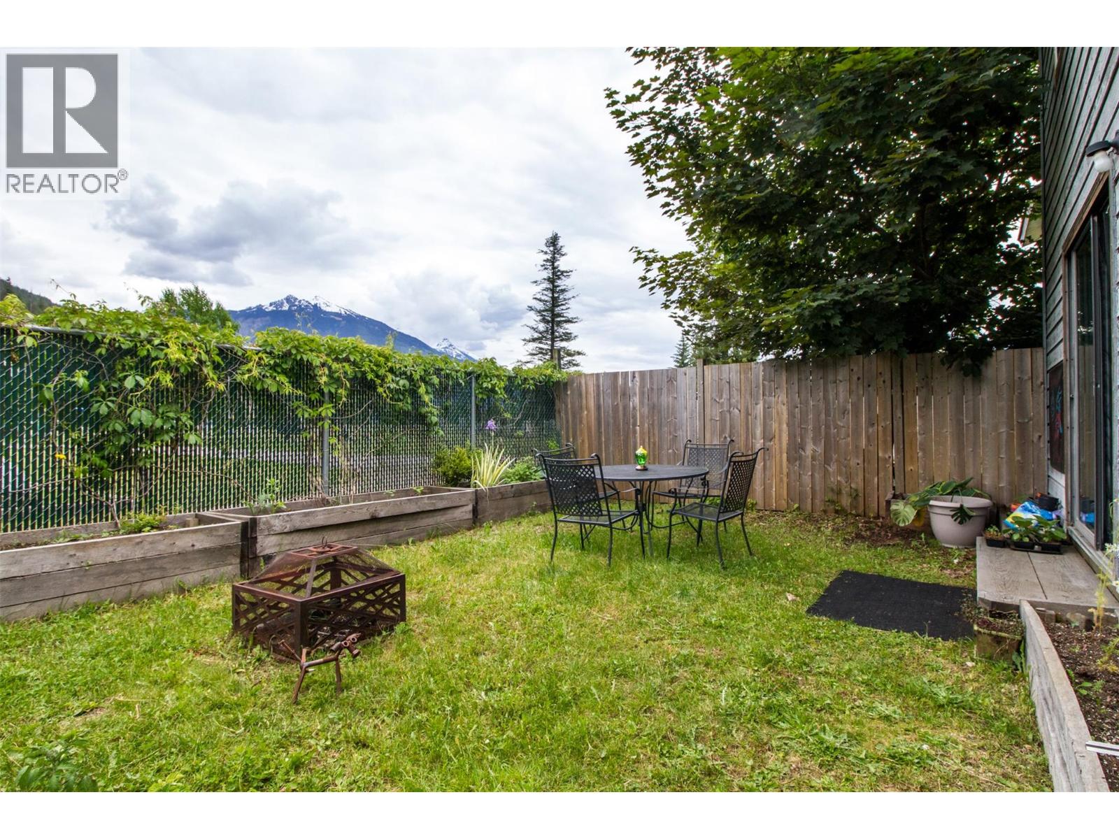 1852 Corbin Place, Revelstoke