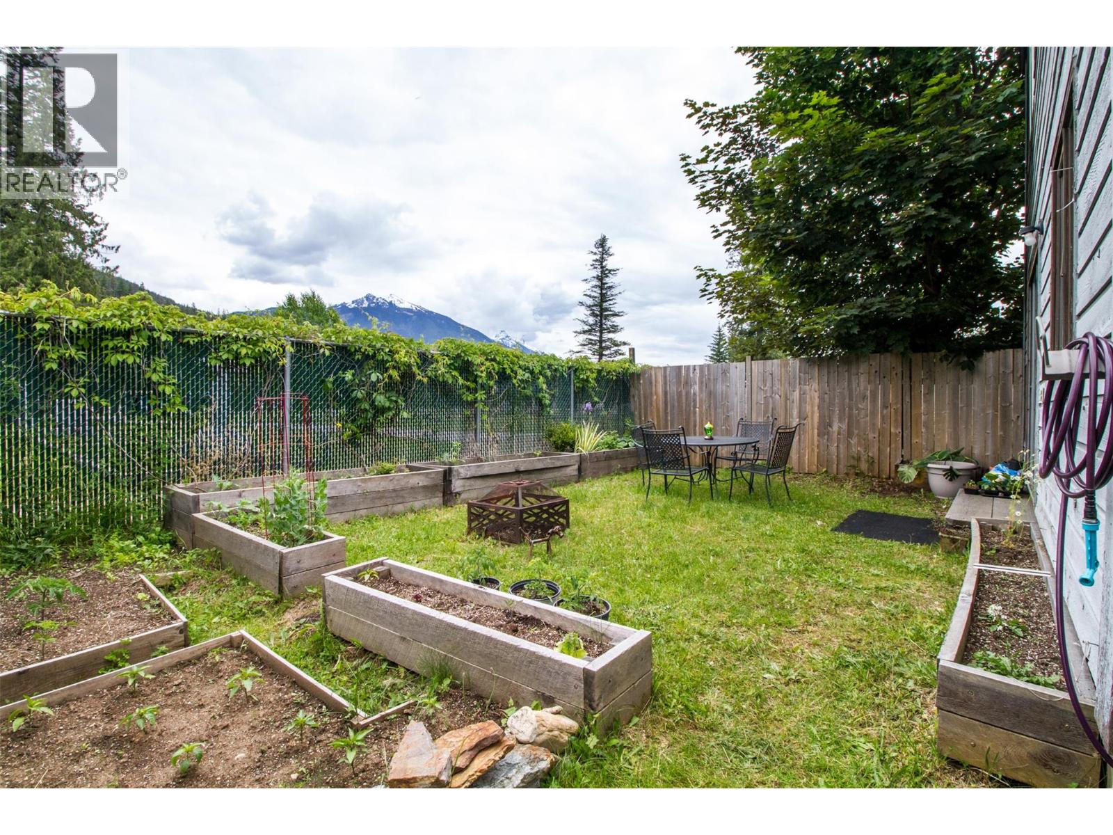 1852 Corbin Place, Revelstoke