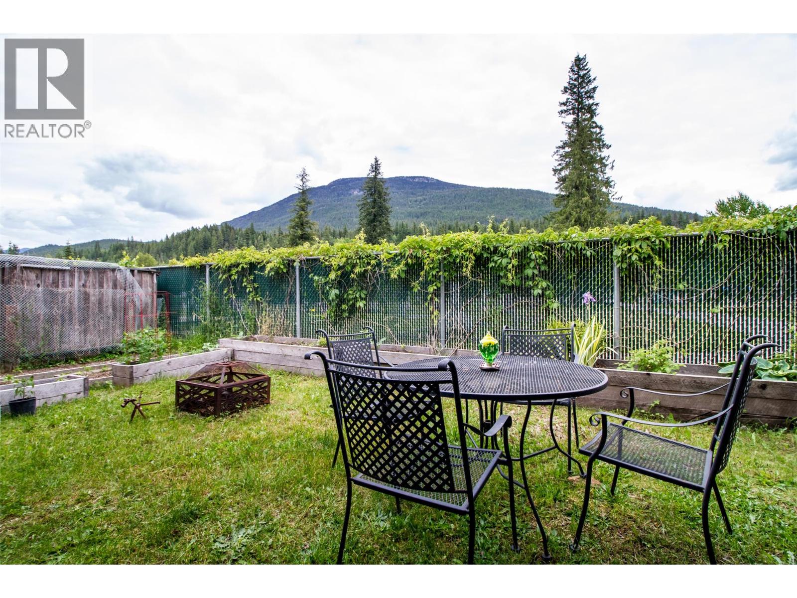 1852 Corbin Place, Revelstoke