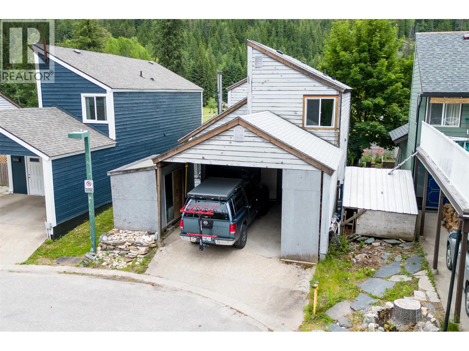 1852 Corbin Place, Revelstoke