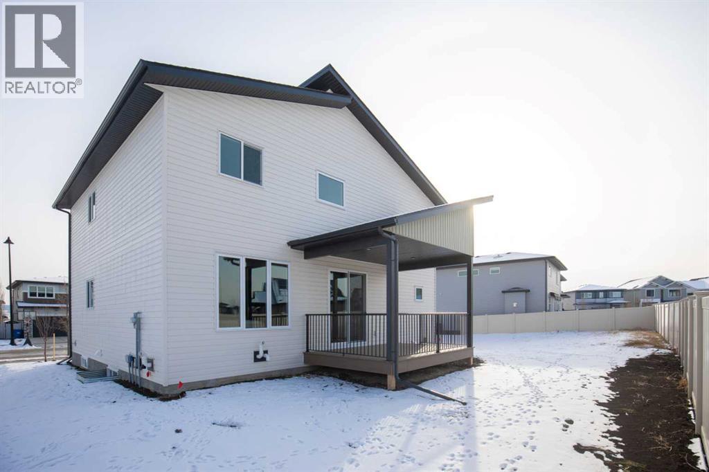 Single Family House for Sale in  Eaton Crescent Evergreen Red Deer 